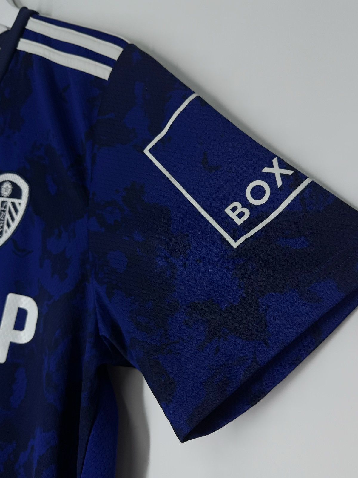 Adidas Adidas Leeds United 2021/22 Away Football Shirt Size US L / EU 52-54 / 3 - 6 Thumbnail