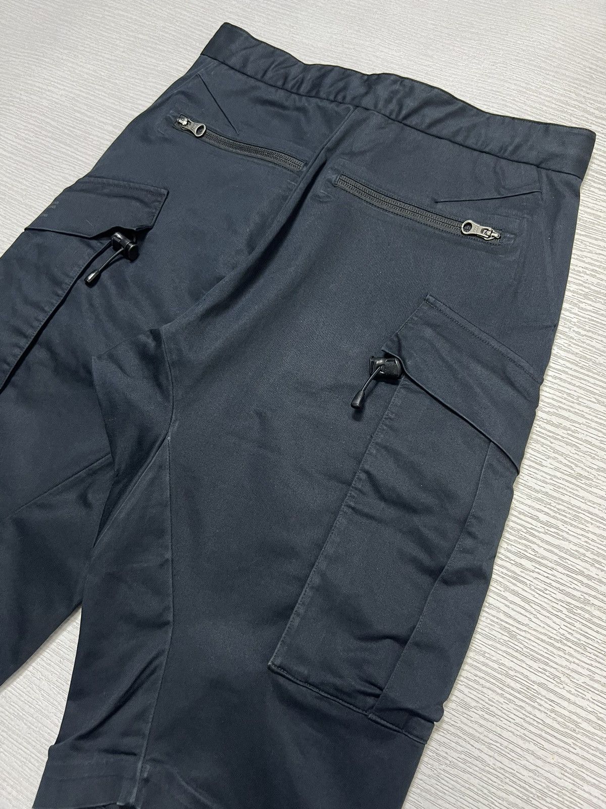 Errolson Hugh Nike ACG - Errolson Hugh - S/S16’ - Tech Cargo Shorts Size US 28 / EU 44 - 8 Thumbnail