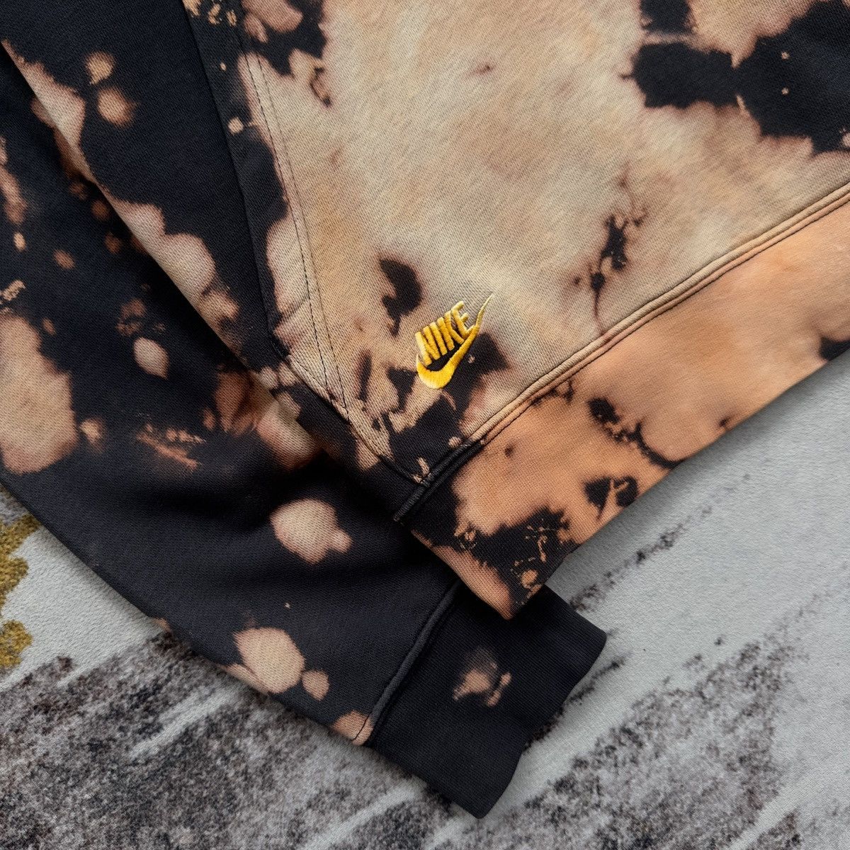 Nike NIKE SMALL SWOOSH ACID WASH HOODIE Size US M / EU 48-50 / 2 - 4 Thumbnail