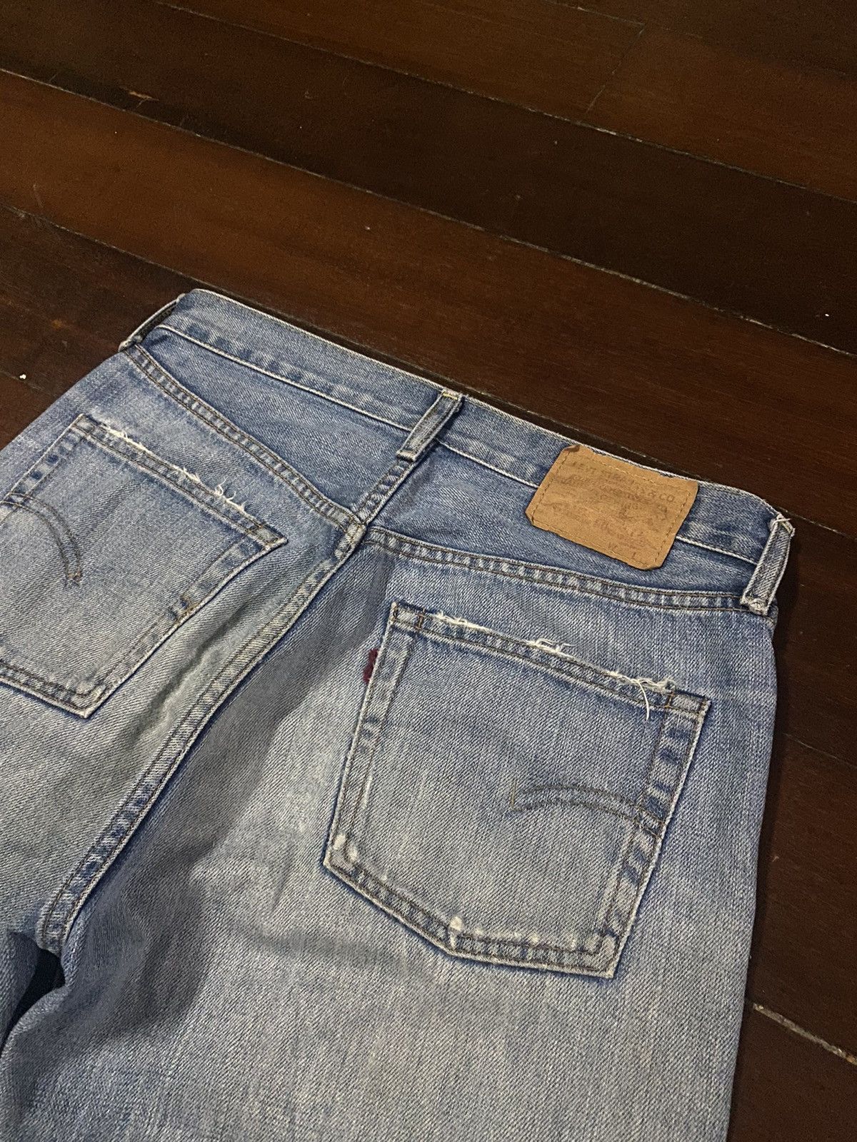 Levi's Vintage Clothing FIRE 🔥 VINTAGE 90s LEVIS BIG E 502 LVC distressed SELVEDGE Size US 33 - 17 Thumbnail