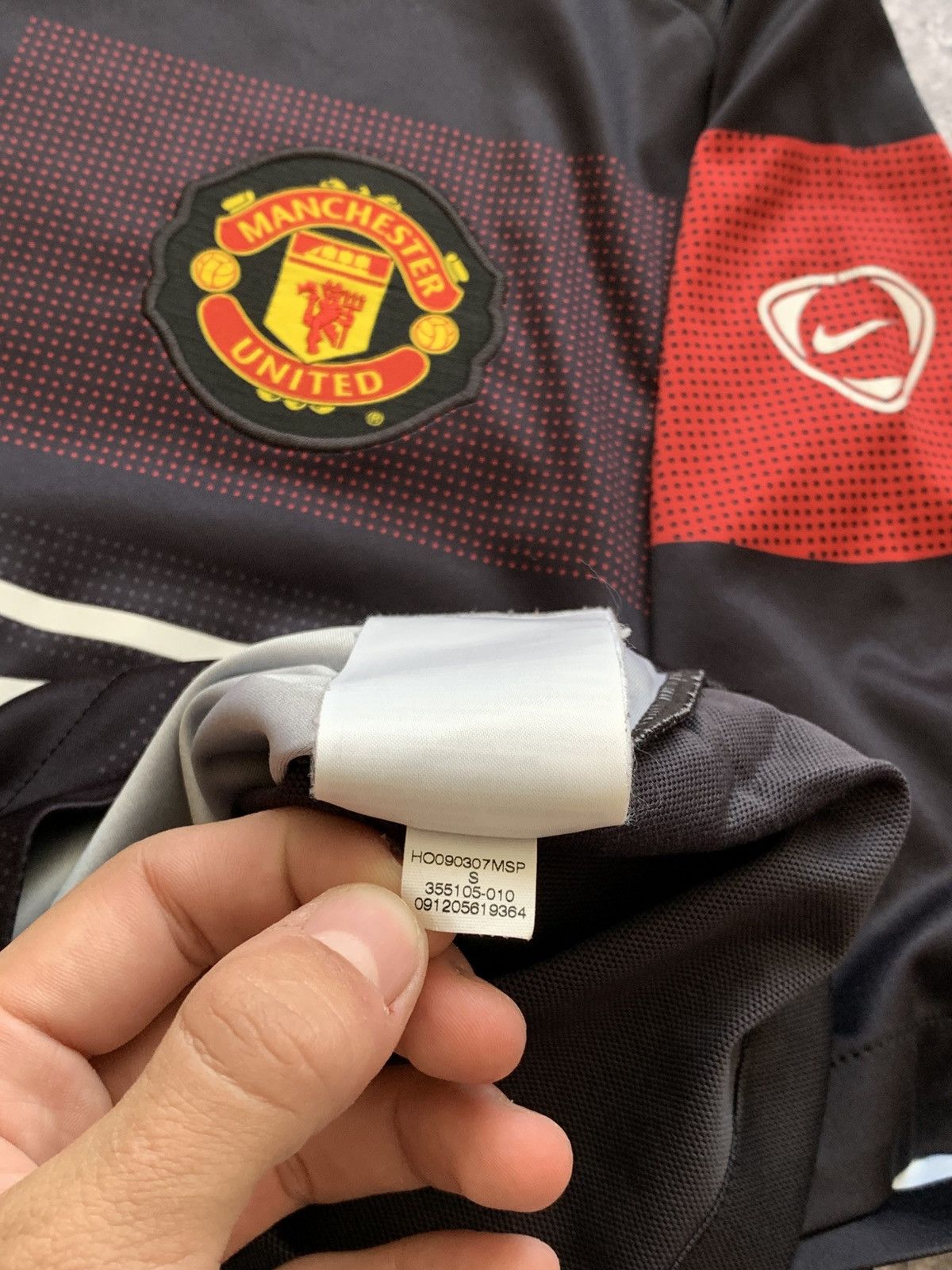 Nike 🔥NIKE MANCHESTER UNITED 2009 VINTAGE TRAINING JERSEY Size US S / EU 44-46 / 1 - 11 Thumbnail