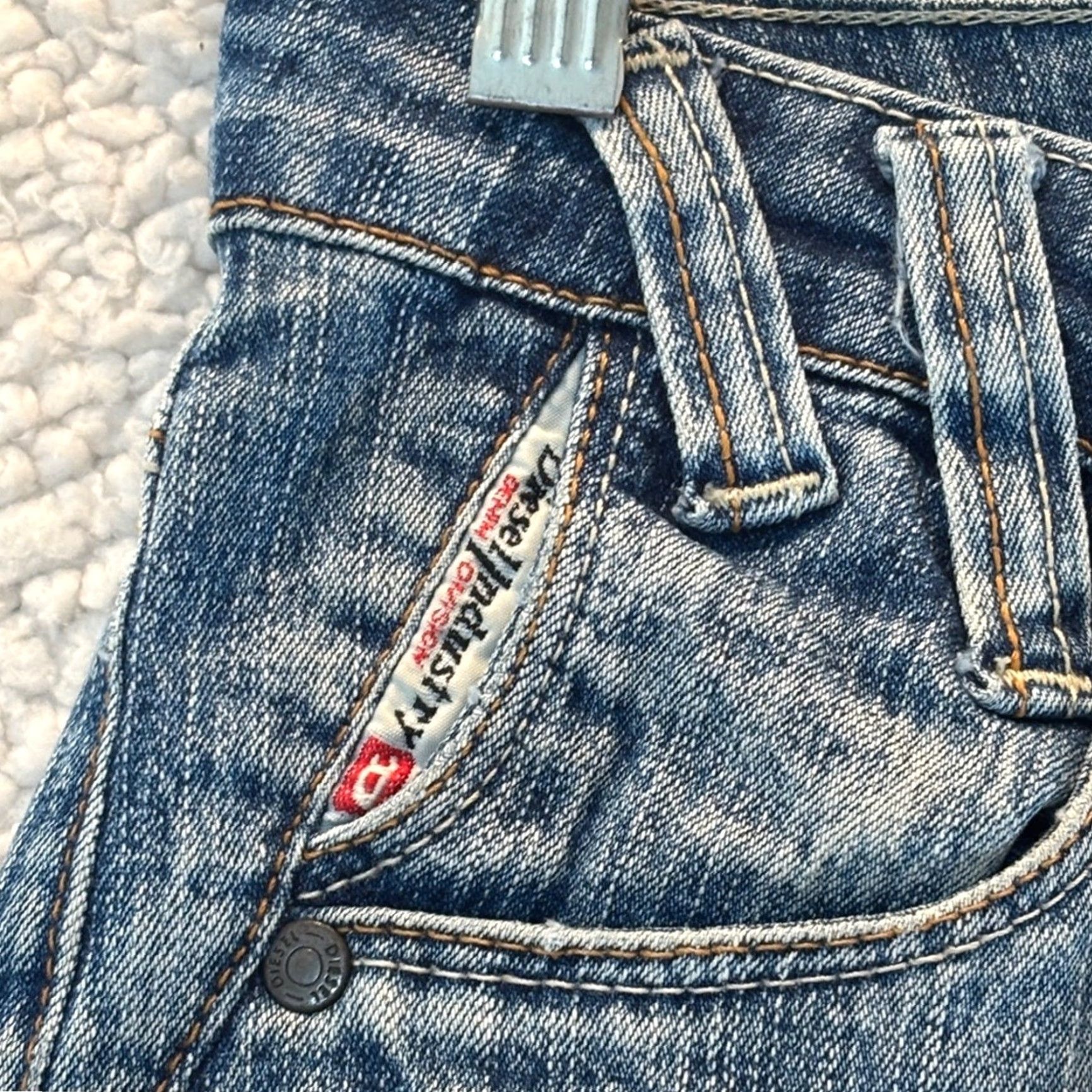 Diesel VINTAGE Diesel Denim Industry Jeans 30 Women Blue Straight Y2K Made in Italy Size 30 Regular Size 30" / US 8 / IT 44 - 4 Thumbnail