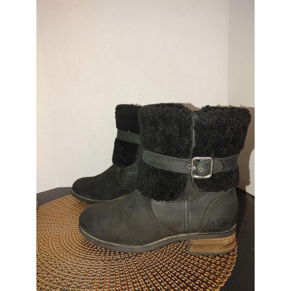 Designer Ugg Australia Blayre lI Womens Leather Boots Size 7 Size US 7 / IT 37 - 1 Thumbnail