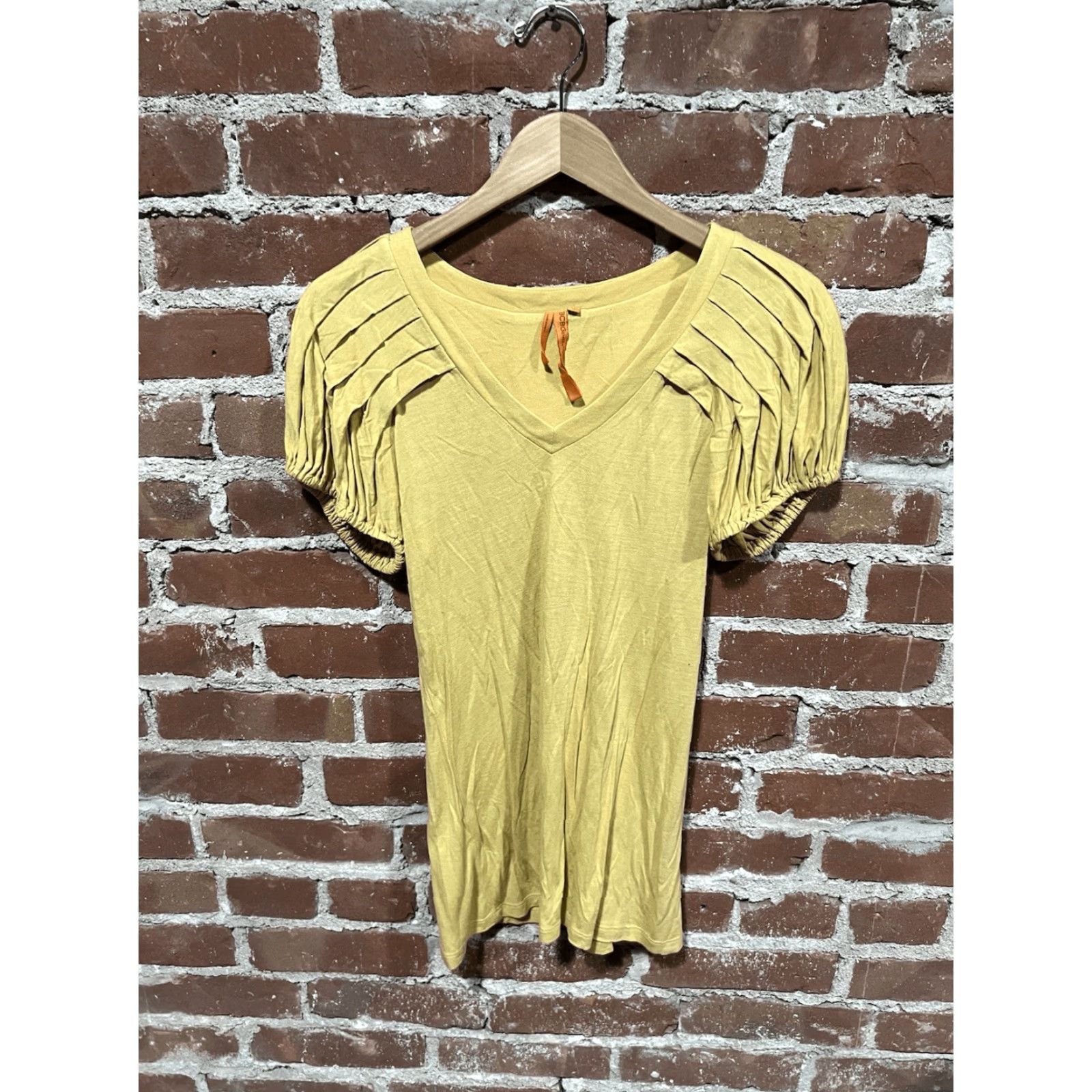 Bcbgmaxazria VINTAGE BCBGMAXAZRIA Womens Yellow Short Sleeve Shirt Size Medium Size M / US 6-8 / IT 42-44 - 2 Thumbnail