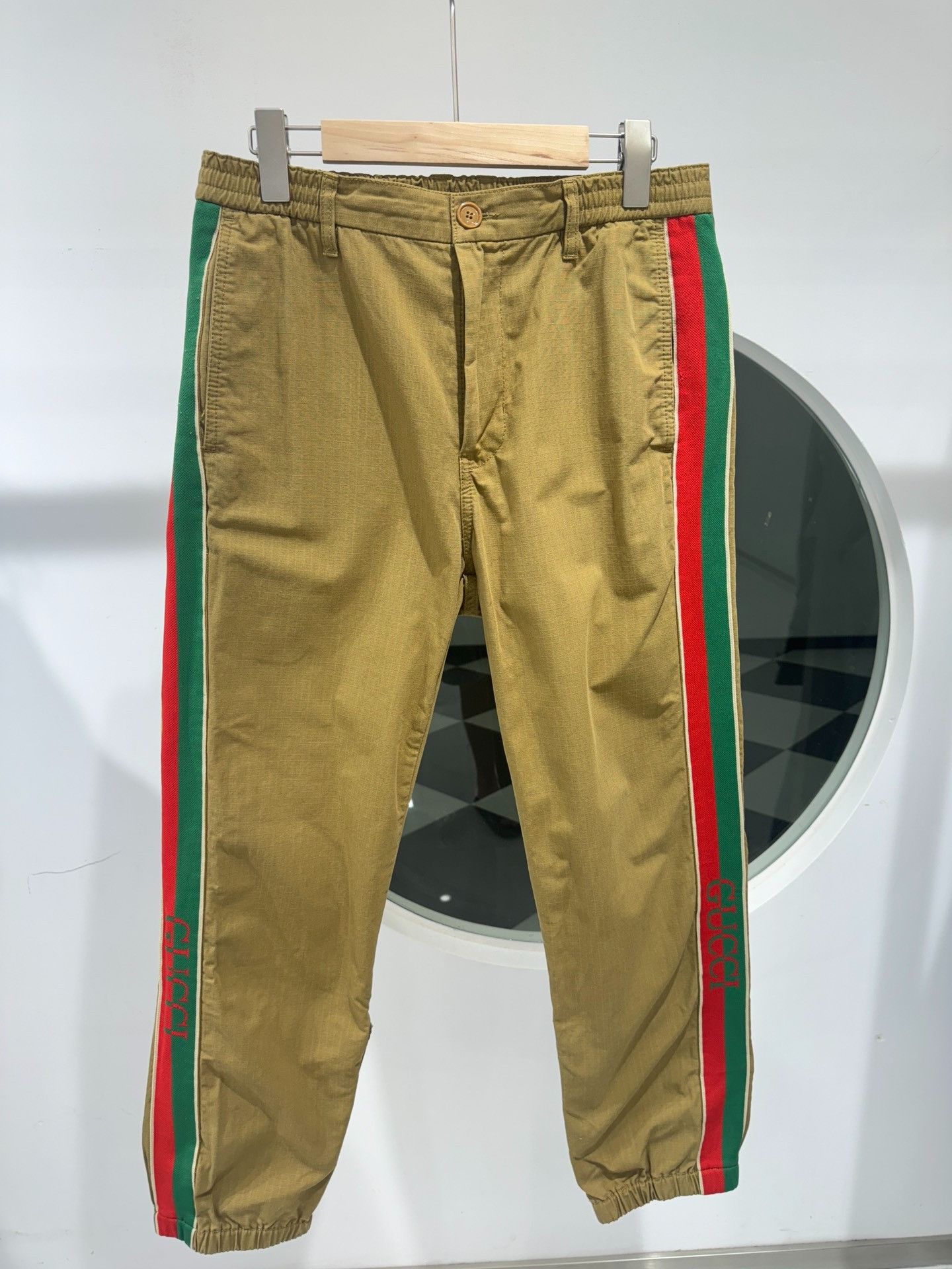 Gucci Gucci yellow logo school uniform trousers Size US 28 / EU 44 - 1 Thumbnail