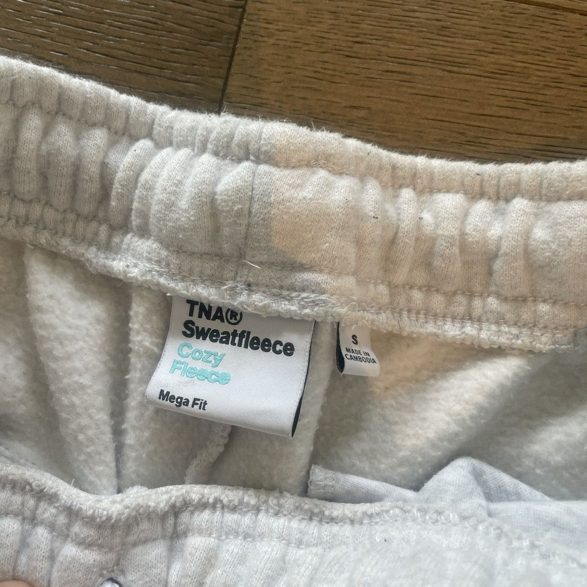 Aritzia Aritiza cargo sweatpants (comes with 2 colours) Size 26" / US 2 / IT 38 - 4 Thumbnail