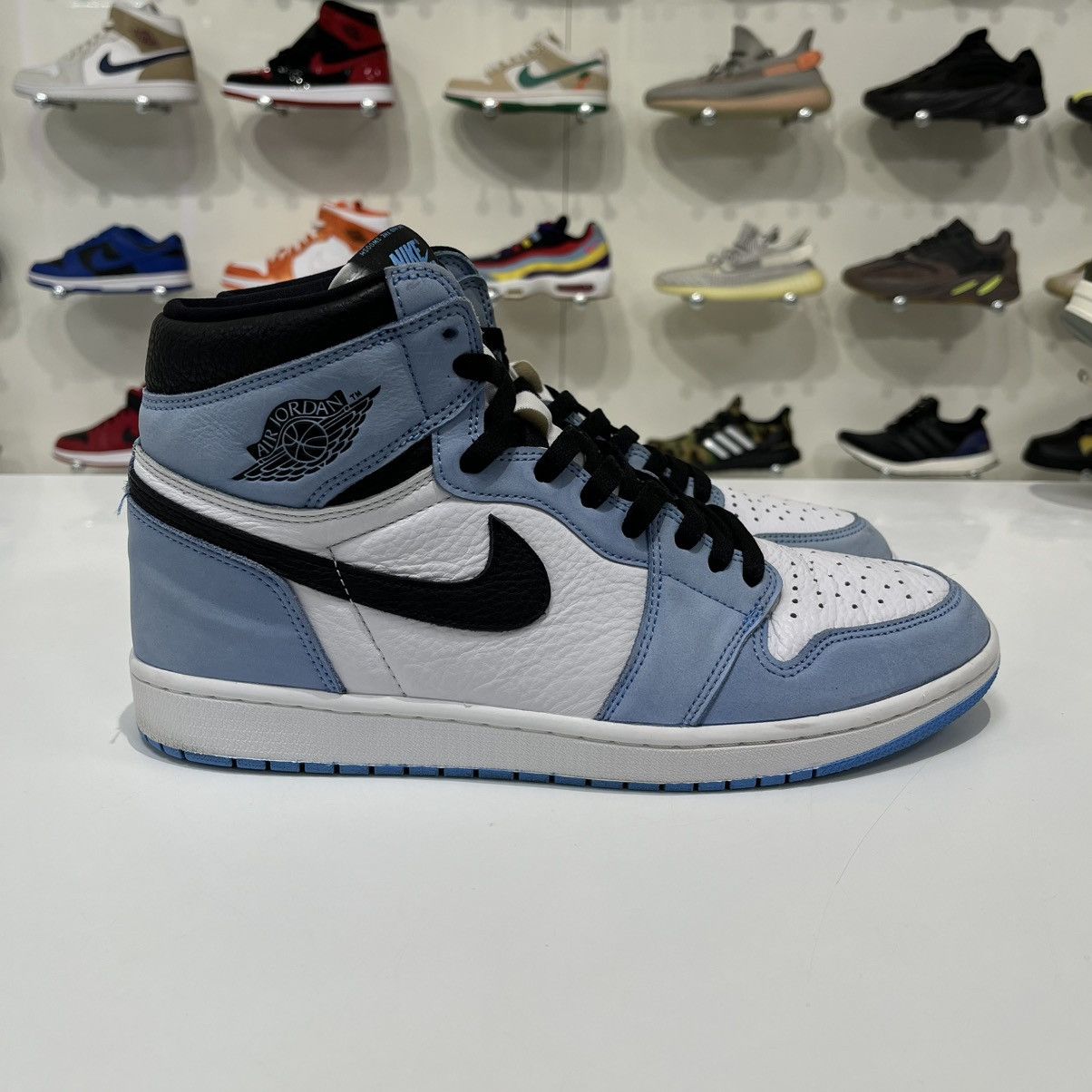 Nike Air Jordan 1 Retro High OG University Blue Size US 12 / EU 45 - 6 Thumbnail