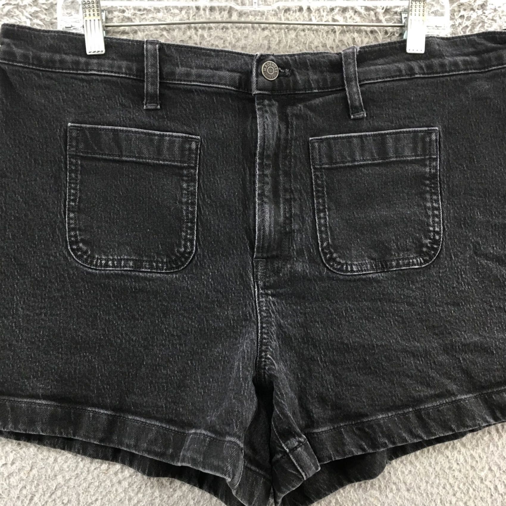 Old Navy Old Navy Chino Shorts Womens 4 Black Floral Zip Fly Button Flat Front Cotton Size 27" / US 4 / IT 40 - 2 Thumbnail