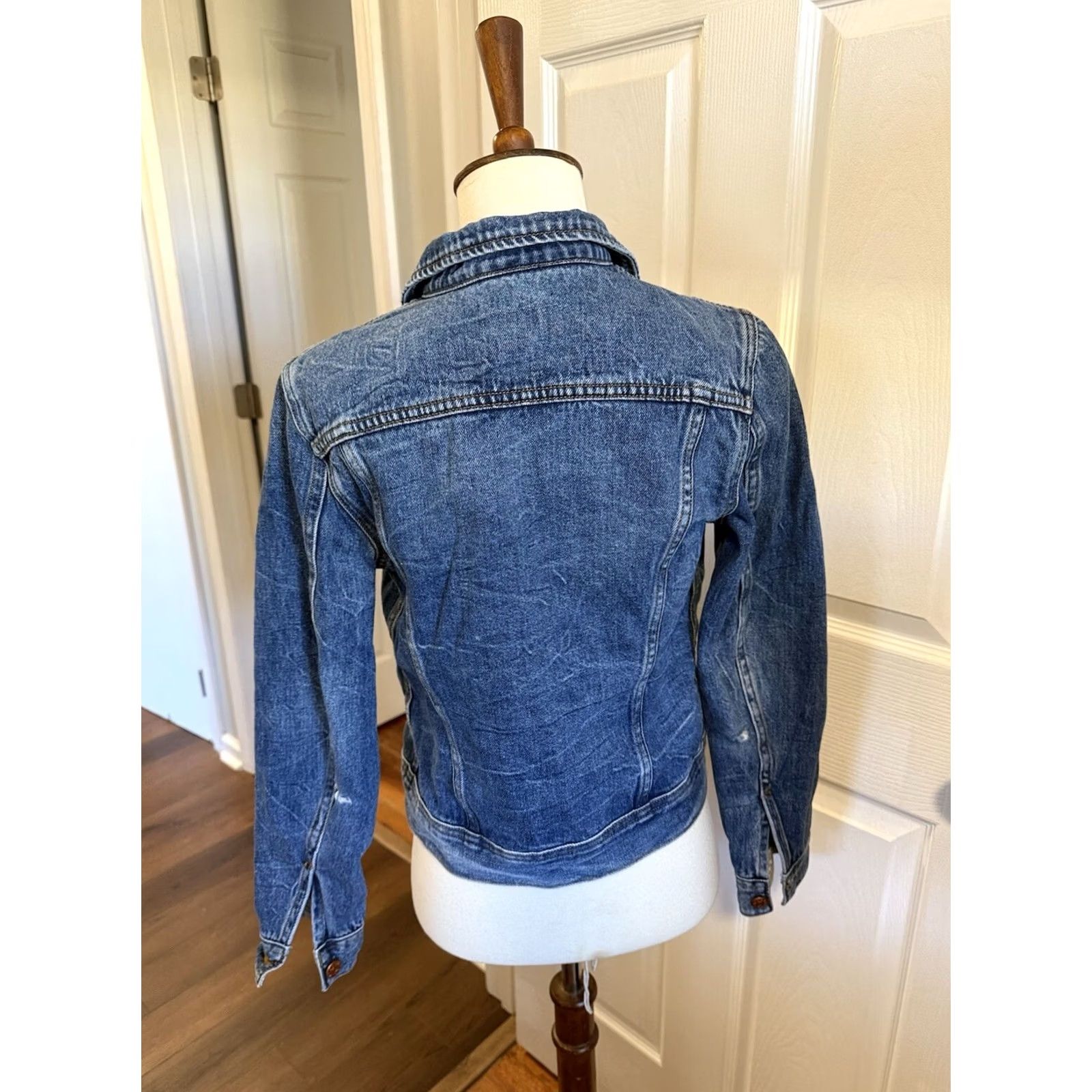 J.Crew VINTAGE J.CREW Distressed Jean Jacket XS Women Medium Wash NWOT Size 26" / US 2 / IT 38 - 5 Thumbnail