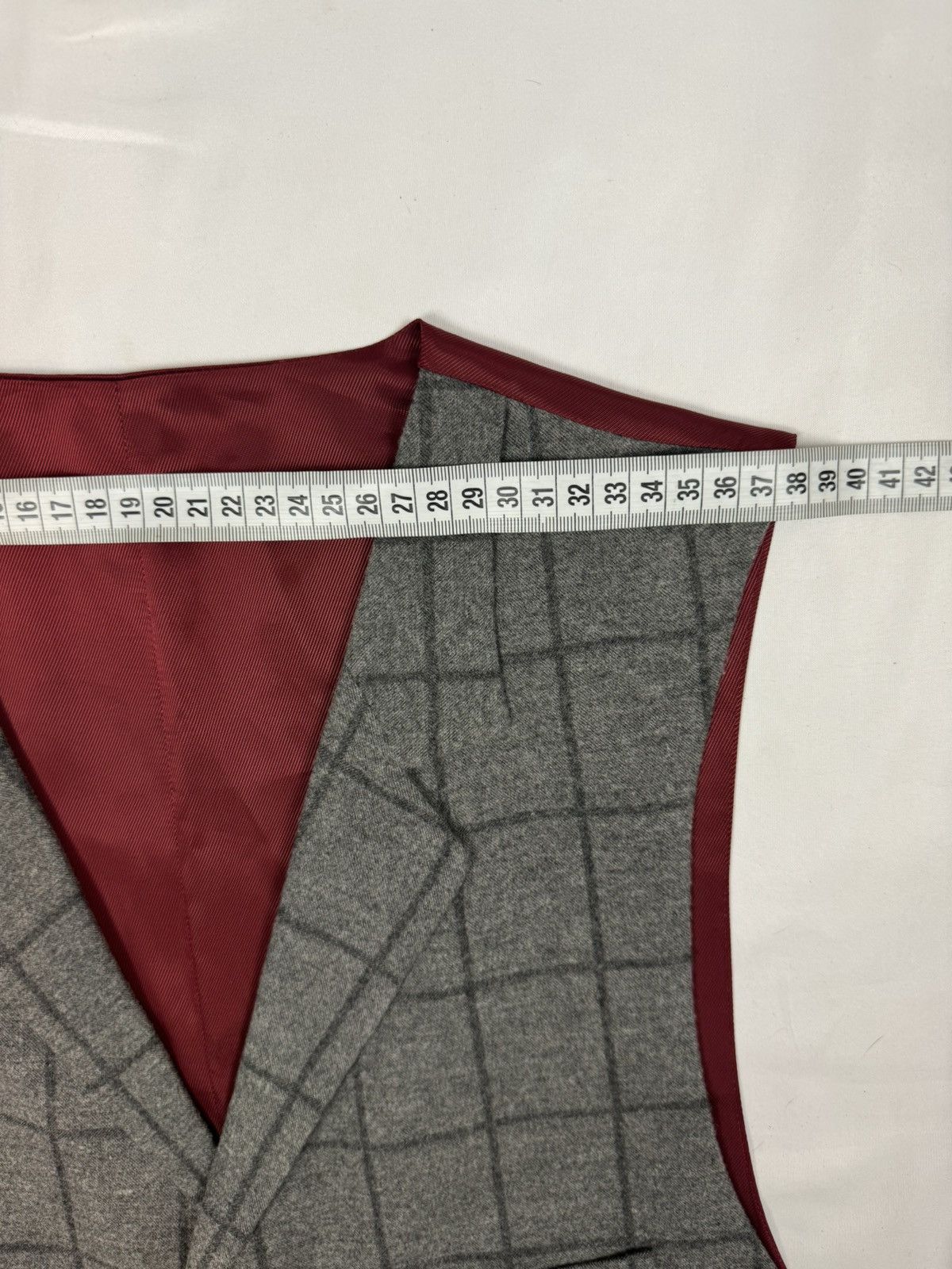 Hardy Amies Elegant Waistcoat - Savile Row London 30% wool 30% rayon Size 42R - 12 Thumbnail