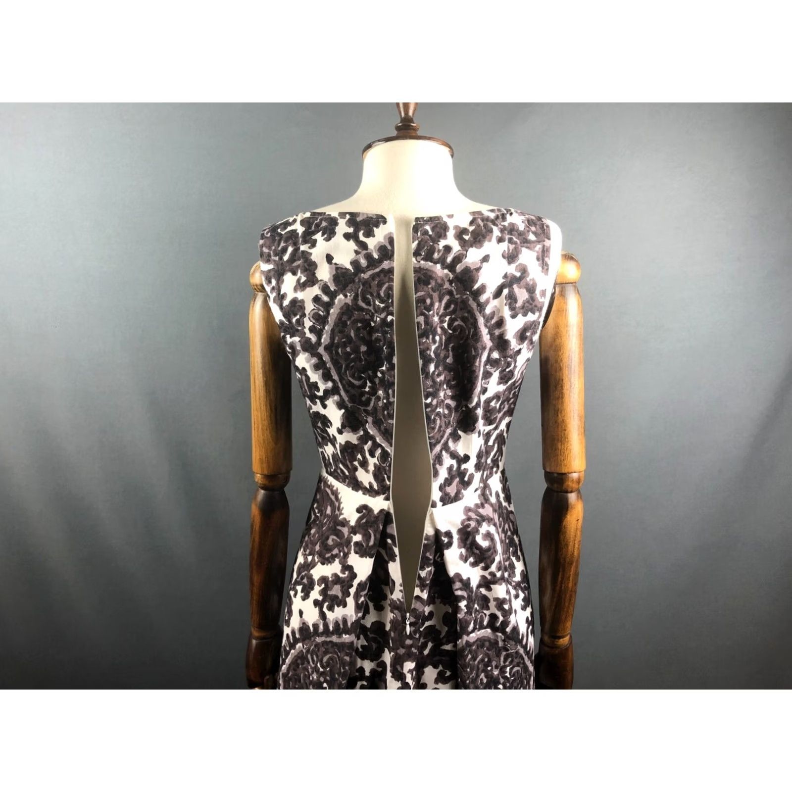 Sportmax Sportmax Women's Sleeveless Dress Cotton White Floral Knee Length A-Line V-Neck 8 USA/Shipped Worldwide Size M / US 6-8 / IT 42-44 - 7 Thumbnail