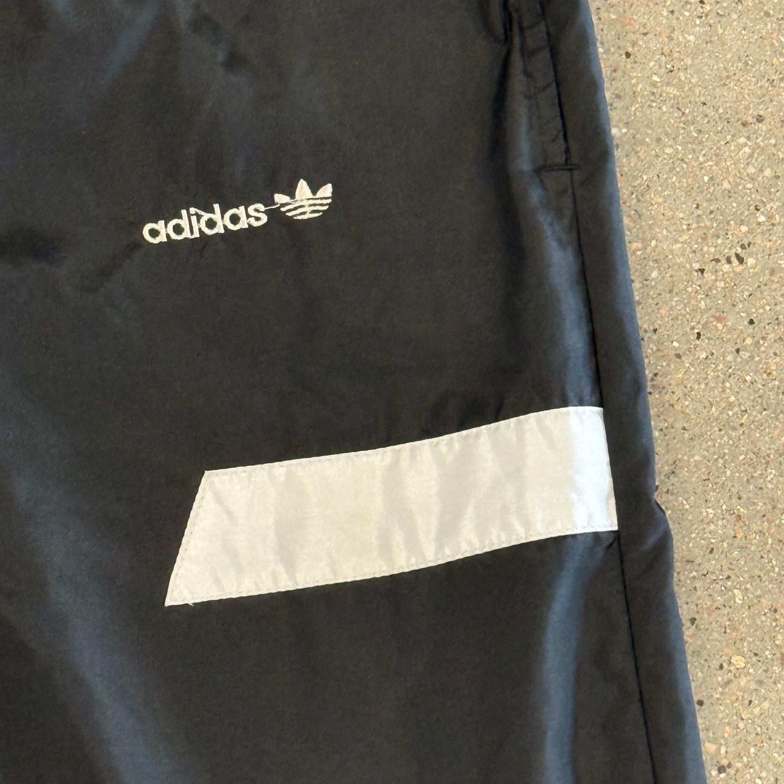 Adidas Vtg adidas Trefoil Track Pants Black Nylon M 80s 90s Taiwan Size US 32 / EU 48 - 2 Thumbnail