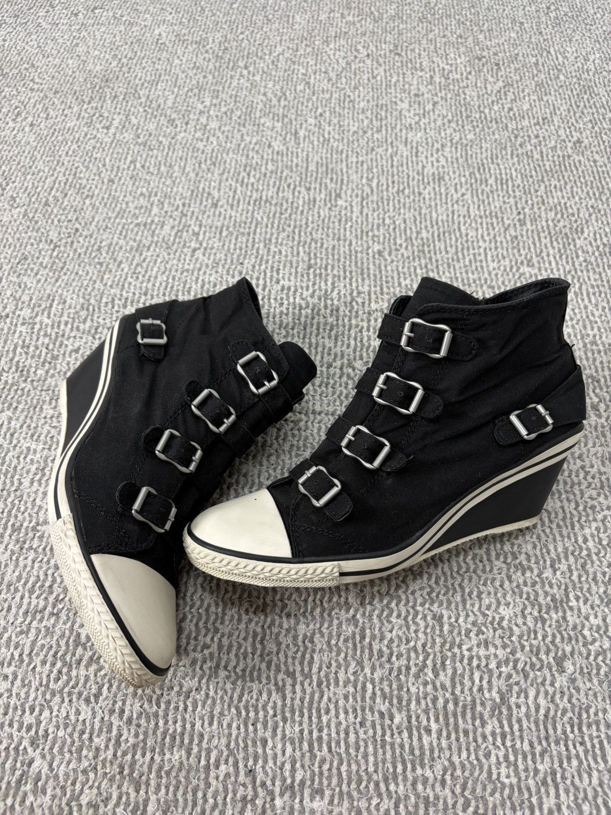 Ash Genial Wedge Buckled Black Canvas Size 40