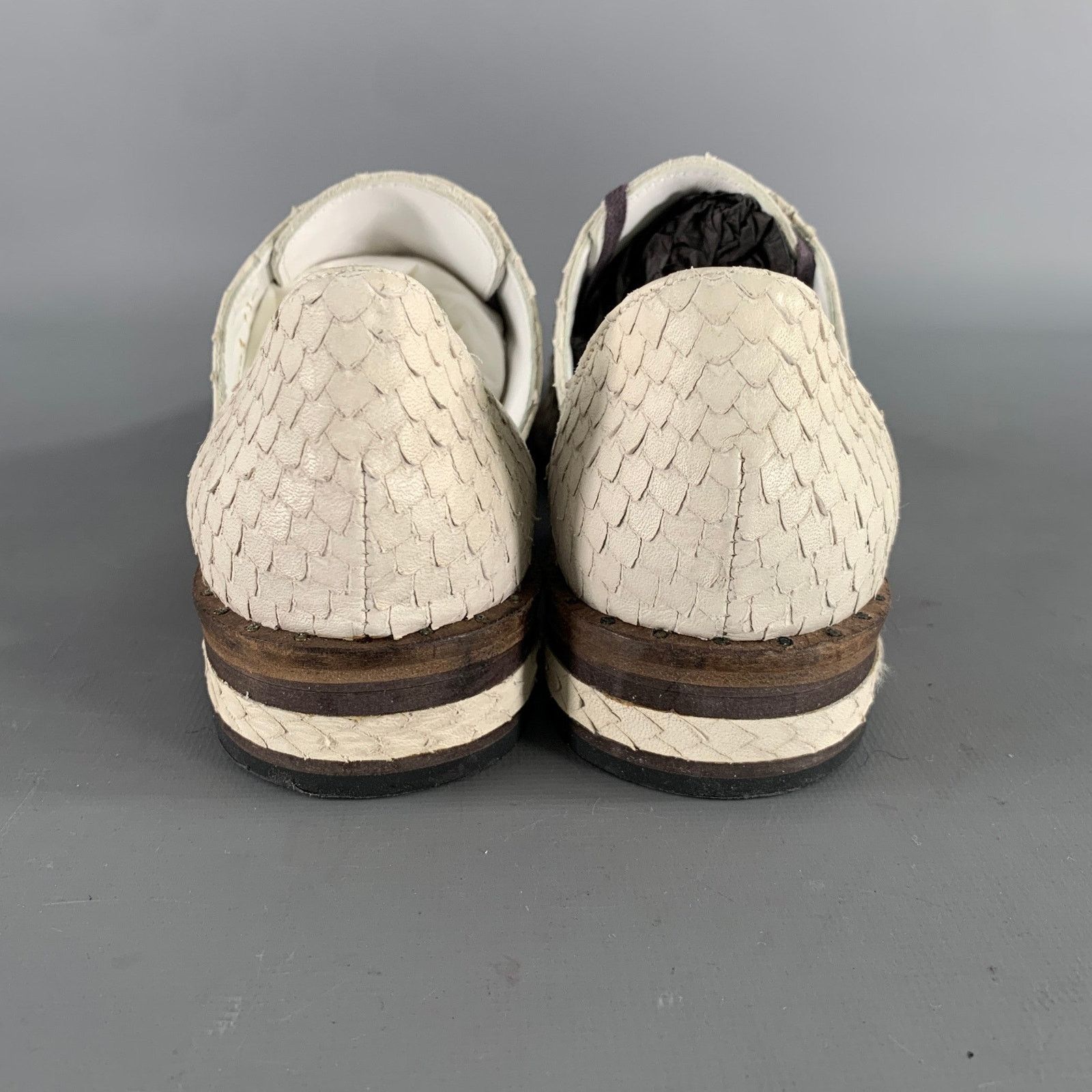 FREDA SALVADOR FREDA SALVADOR White Leather Snake Embossed Pointed Flats Size US 5.5 / IT 35.5 - 3 Thumbnail