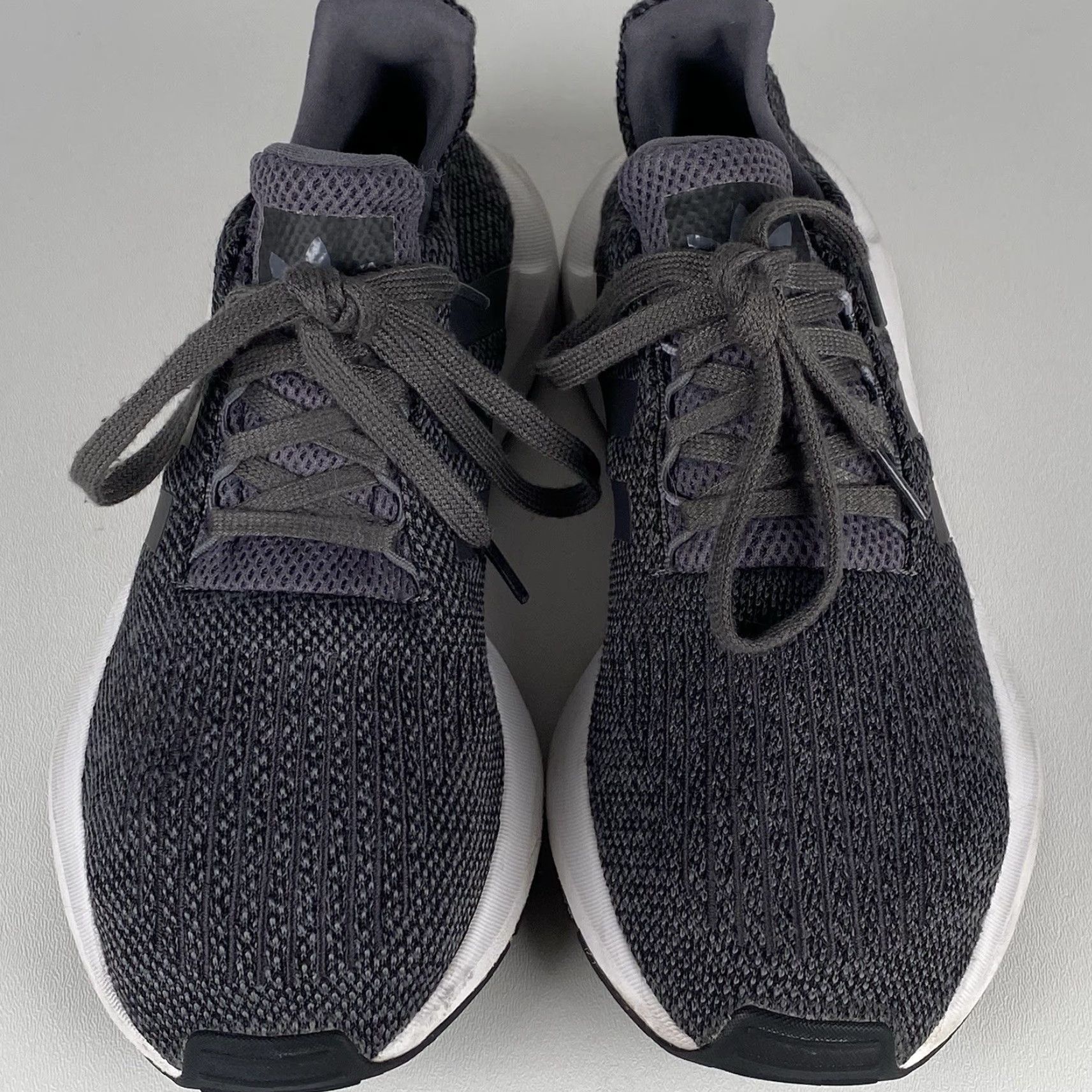 Adidas Adidas Original Sneakers Swift Run Men’s Size 9 Running Sneakers Carbon Black Sneaker Adidas Running Men Black 2019 Size US 9 / EU 42 - 2 Thumbnail