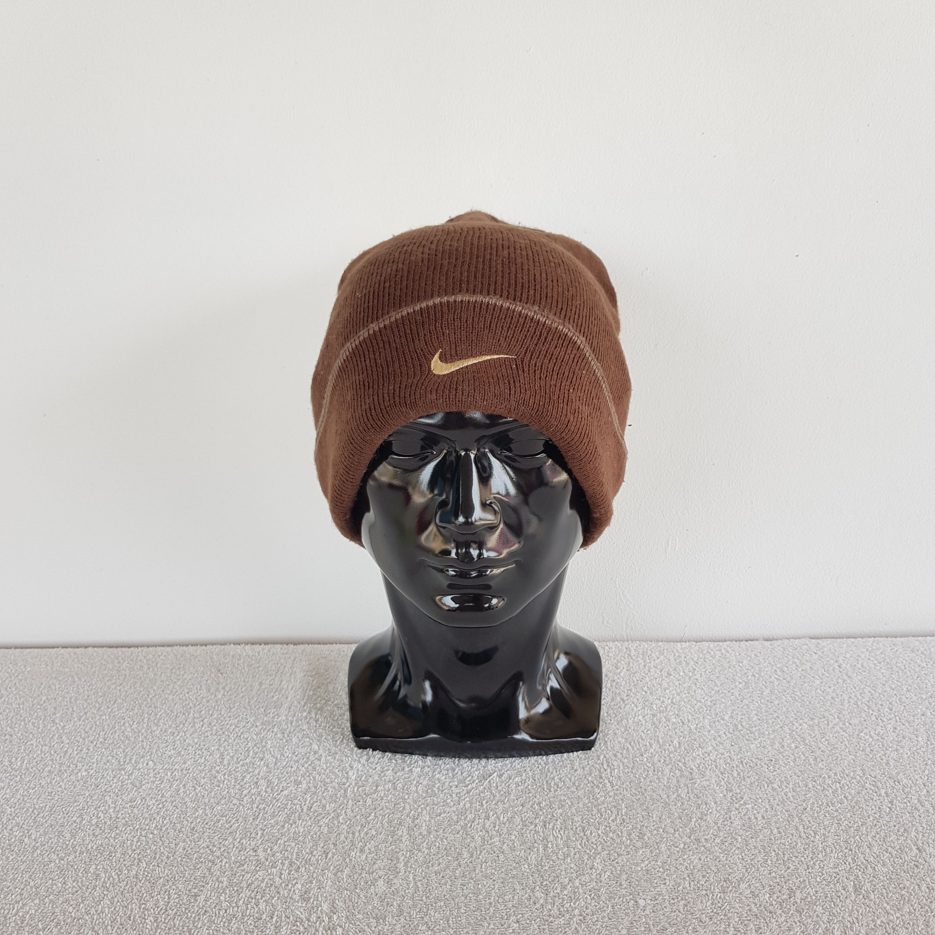 Nike Nike Beanie Nike Swoosh Snow Cap Hats. Size ONE SIZE - 1 Thumbnail