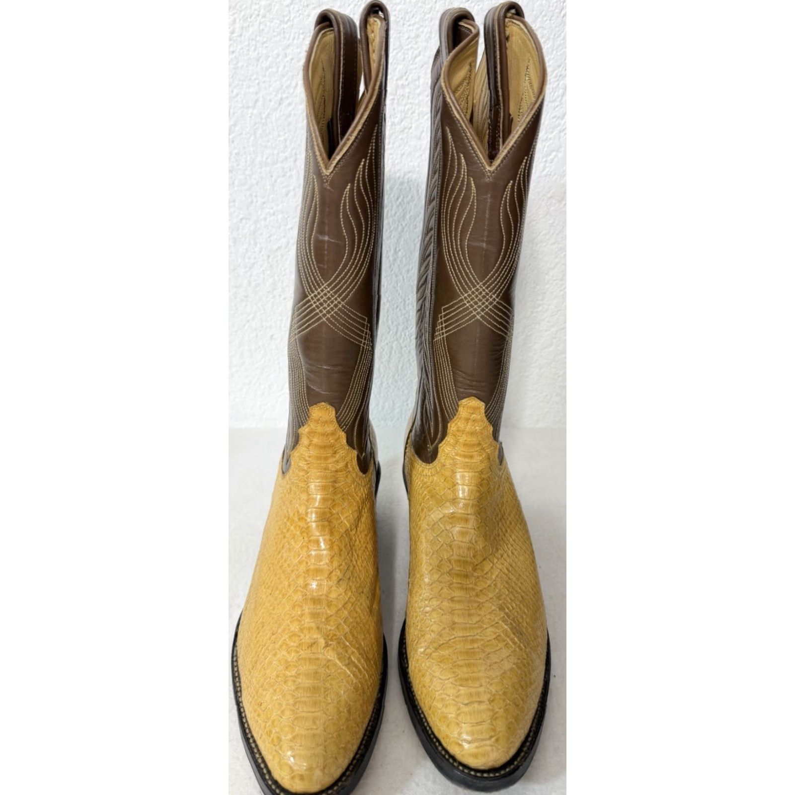 Tony Lama VINTAGE Tony Lama Western Boots Men’s 8.5 D Yellow Brown Exotic Snake 2nd Hand Leather Pull On Almond Toe Mens Size US 9 / EU 42 - 3 Thumbnail