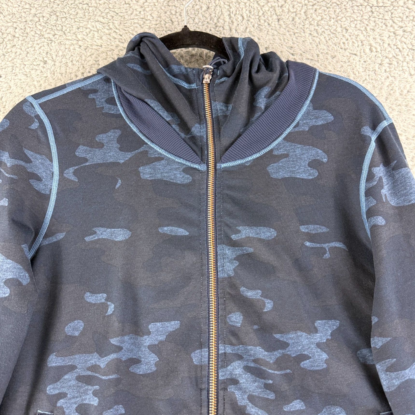 Lululemon Lululemon Namaskar Hoodie Sweater Women's Size 8 Blue Camo Full Zip Long Sleeve Size M / US 6-8 / IT 42-44 - 2 Thumbnail