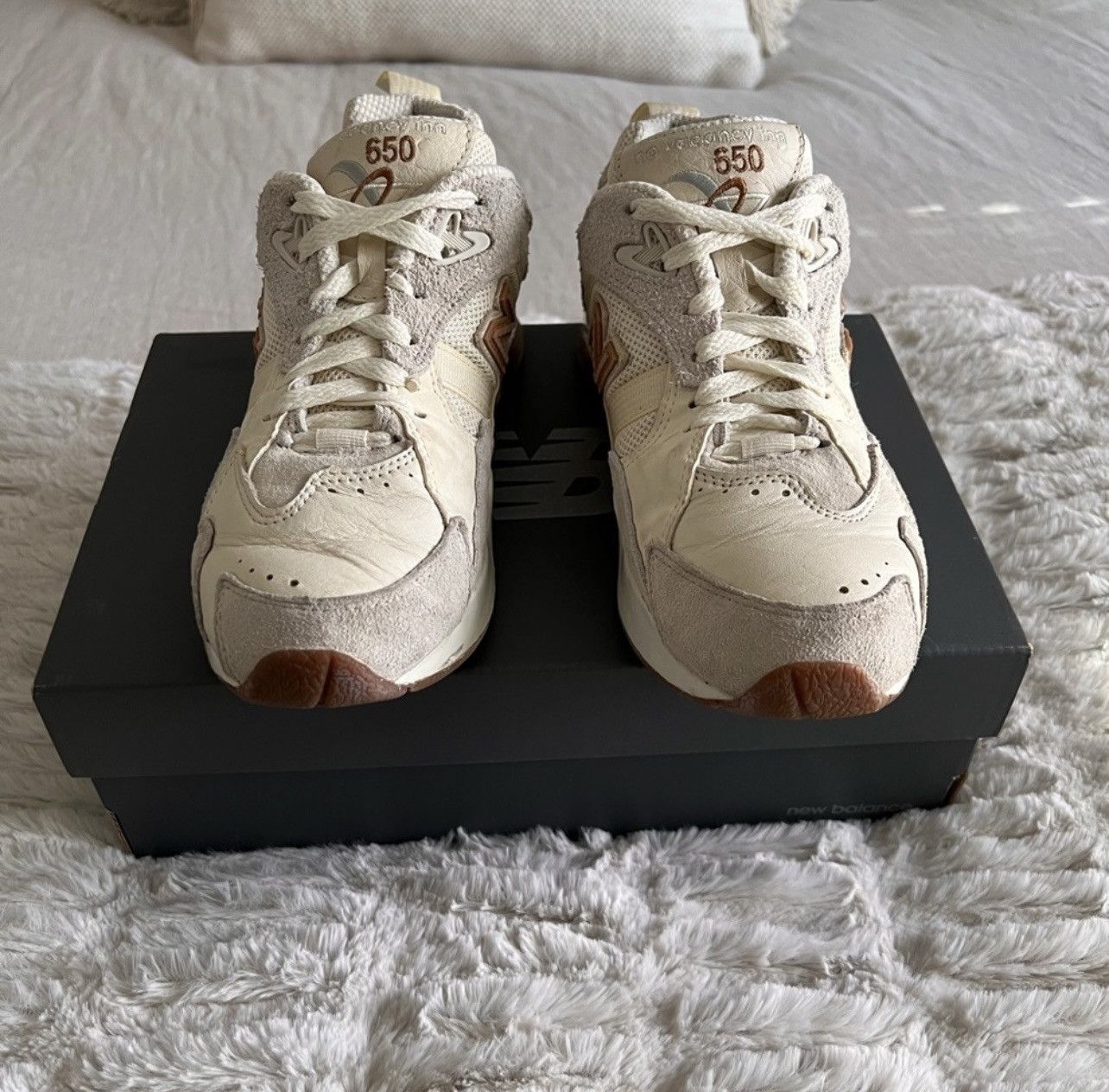 New Balance × No Vacancy Inn New Balance x No Vacancy Inn Suede Sneakers Size US 6 / EU 39 - 2 Thumbnail