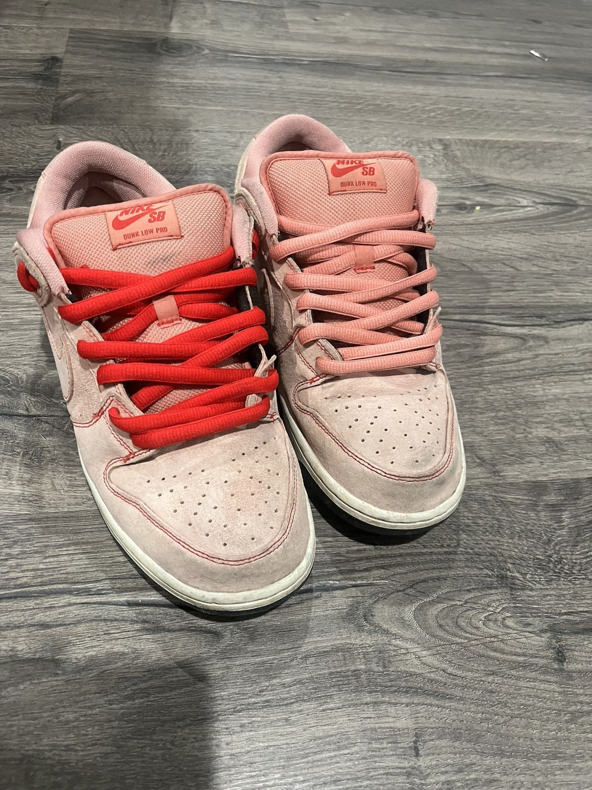 Nike Nike dunk sb pink pigs Size US 10 / EU 43 - 2 Thumbnail