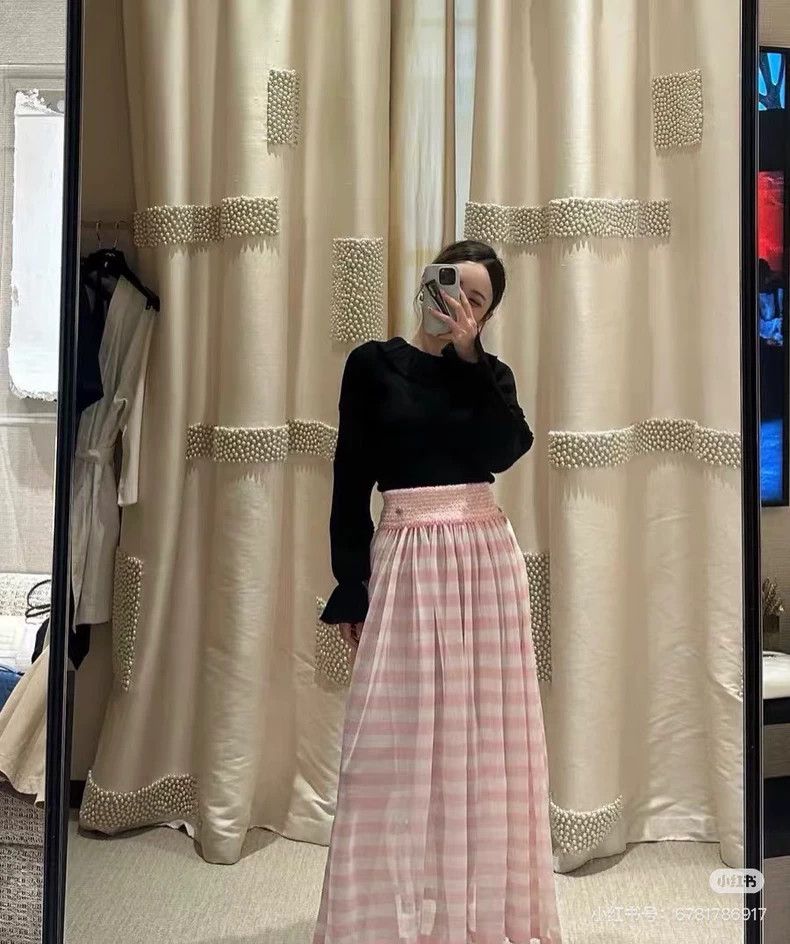 Chanel Chanel 24s spring and summer show pink and white skirt lon Size 25" / US 0 / IT 36 - 7 Thumbnail