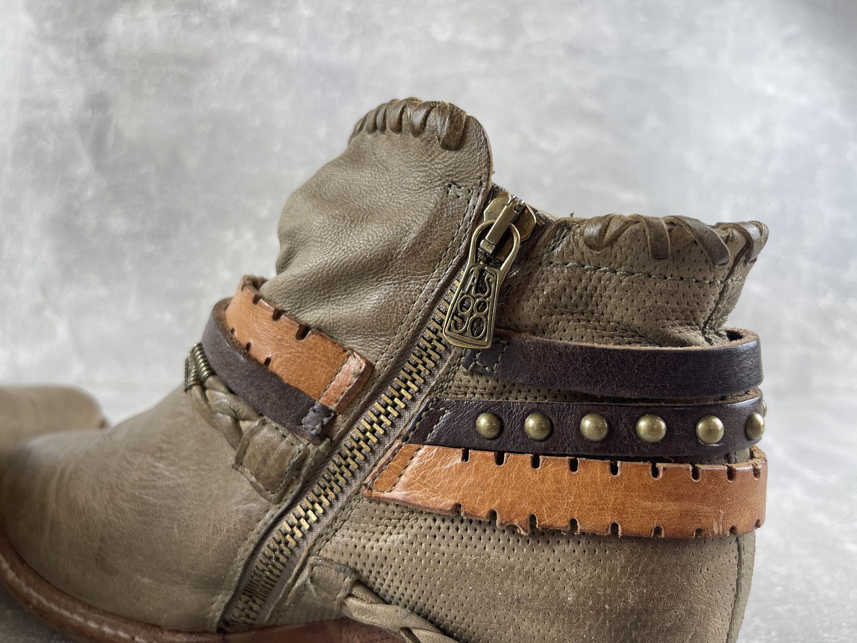 A.S.98 A.S.98 Airstep leather beige avant garde belted boots Size US 6 / IT 36 - 7 Thumbnail