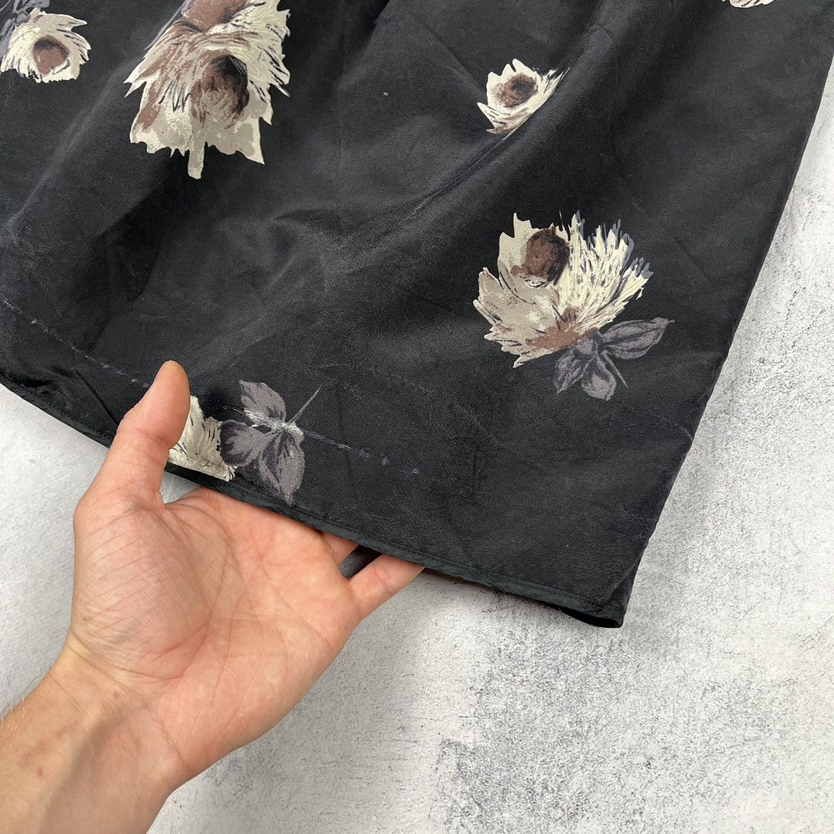 Prada Rare Prada floral midi skirt Size 27" / US 4 / IT 40 - 8 Thumbnail