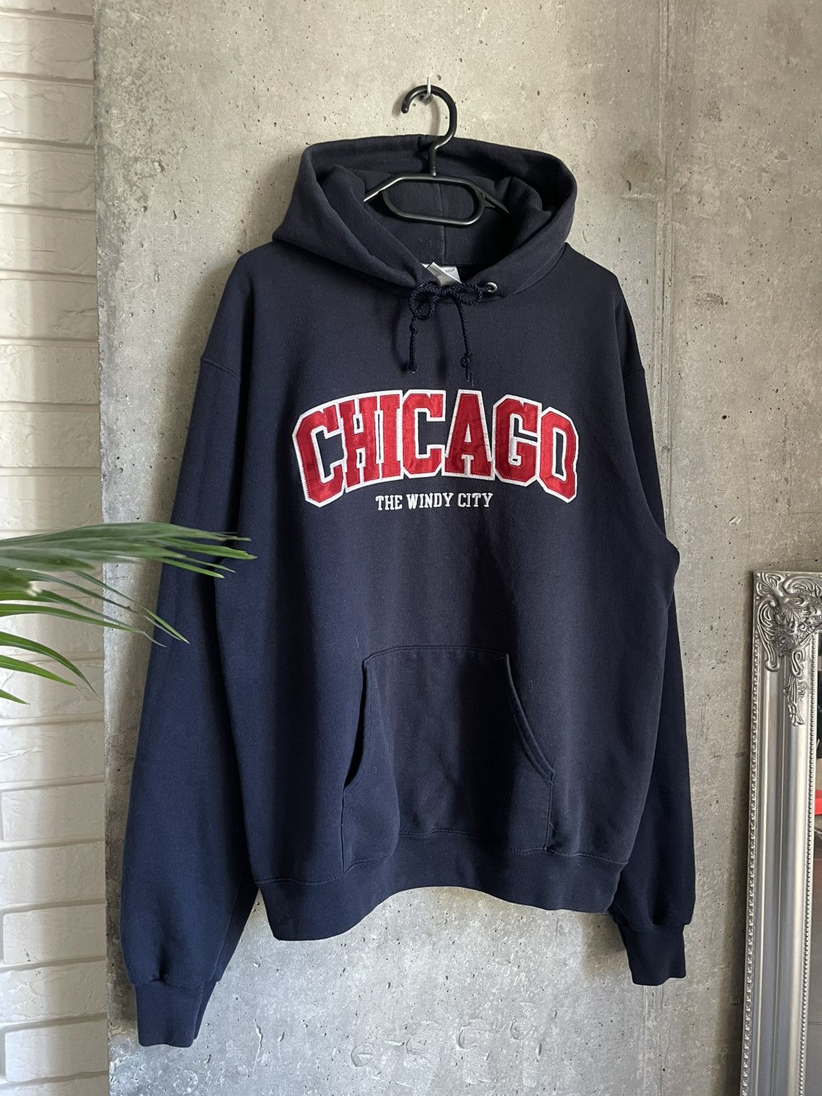 20471120 × Champion Vintage Boxy NFL Chicago The Windy City Champion Drake Style Size US M / EU 48-50 / 2 - 5 Thumbnail