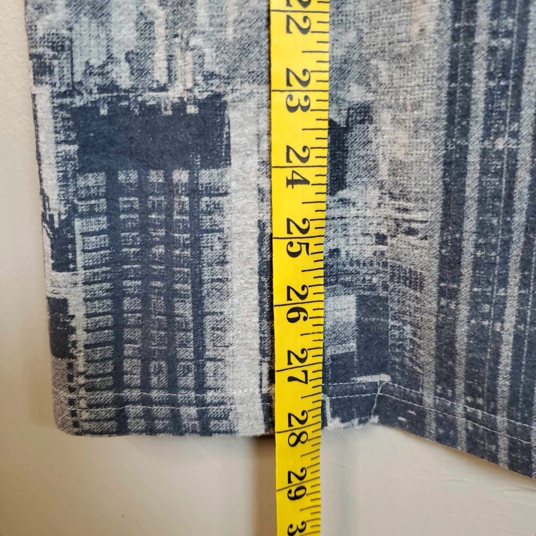 Aeropostale VINTAGE Aeropostale T-Shirt Skyline NYC Y2K Mens M AOP Gray Shirt Size US M / EU 48-50 / 2 - 7 Thumbnail