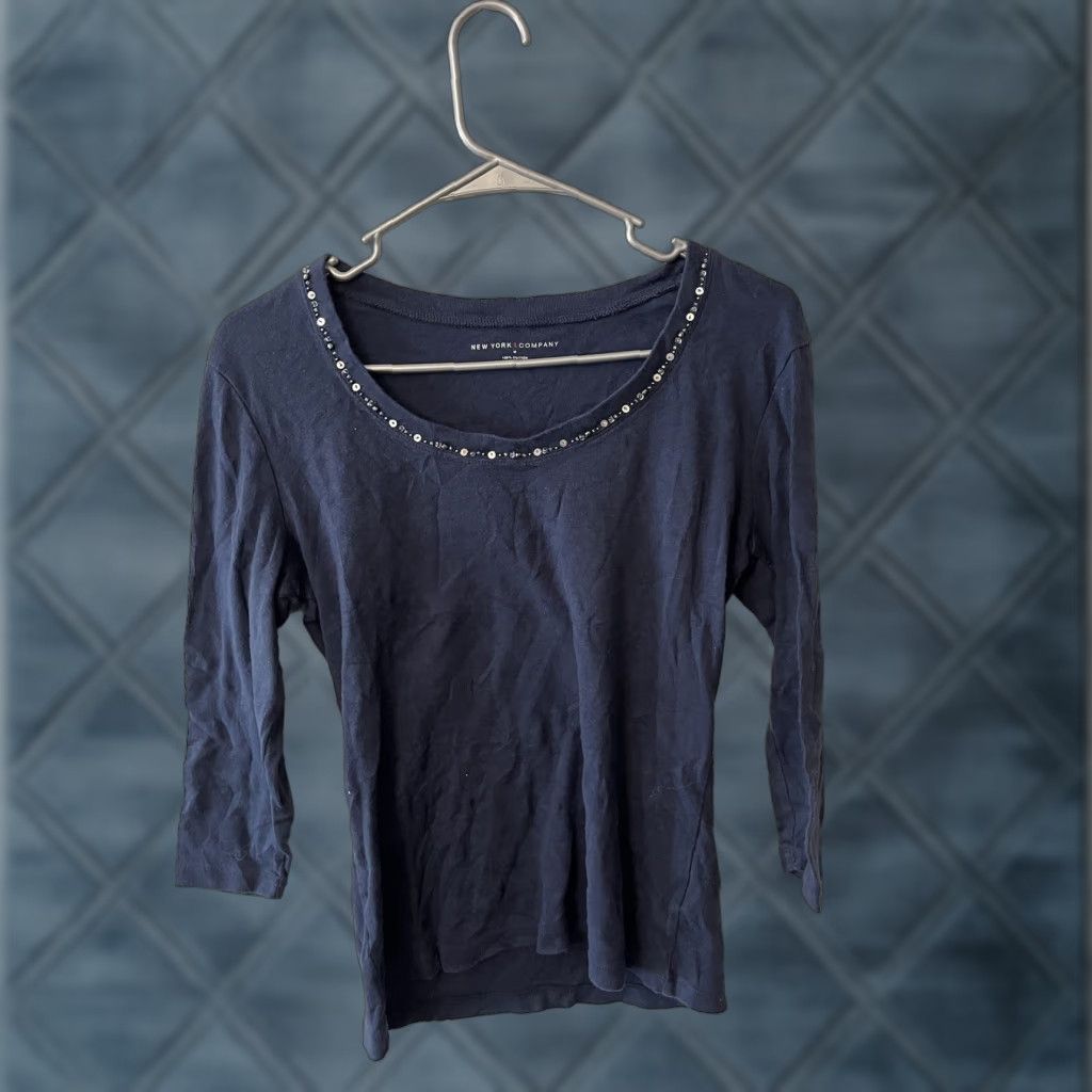 Vintage New York & Company Blue 3/4 Sleeve Round Neck Textured Tee Medium Casual Top Womens Regular Knit Cotton Cotton Blend Polyester Spandex Size M / US 6-8 / IT 42-44 - 1 Thumbnail