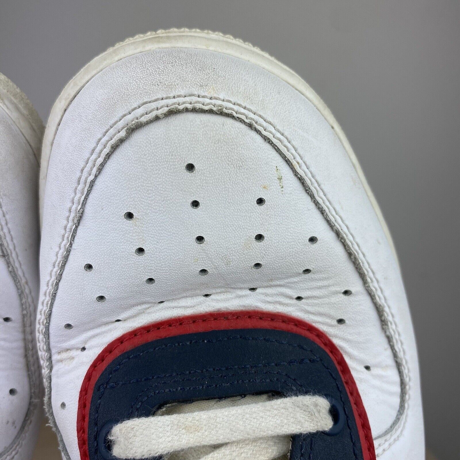 Nike Nike Mens White Red Air Force 1 Shoes Size 10 Used Size US 10 / EU 43 - 10 Thumbnail