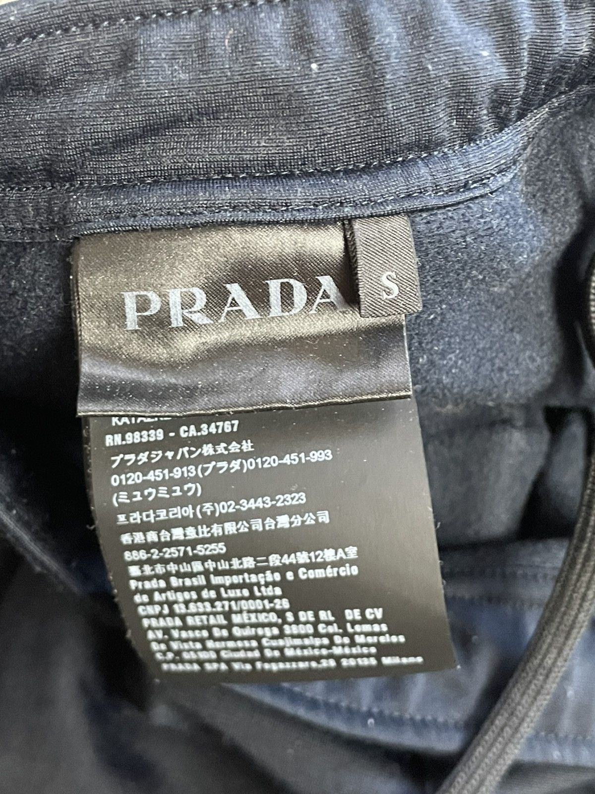 Prada Prada 2018 triangle sweat pants jogging pants Size US 30 / EU 46 - 4 Thumbnail