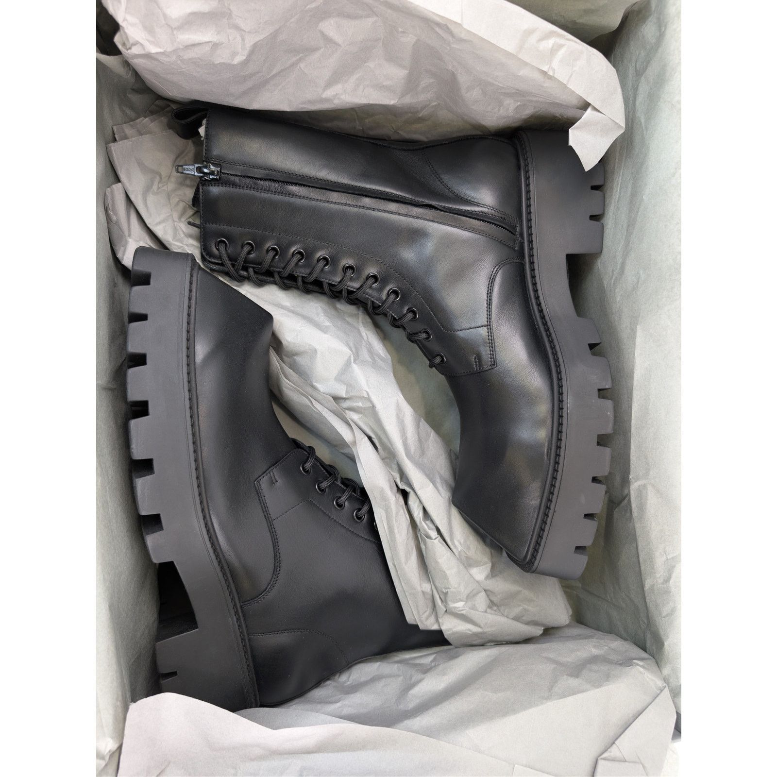 Balenciaga o1rshd1 Rhino Boots Lace-Up in Black Size US 9 / EU 42 - 22 Thumbnail