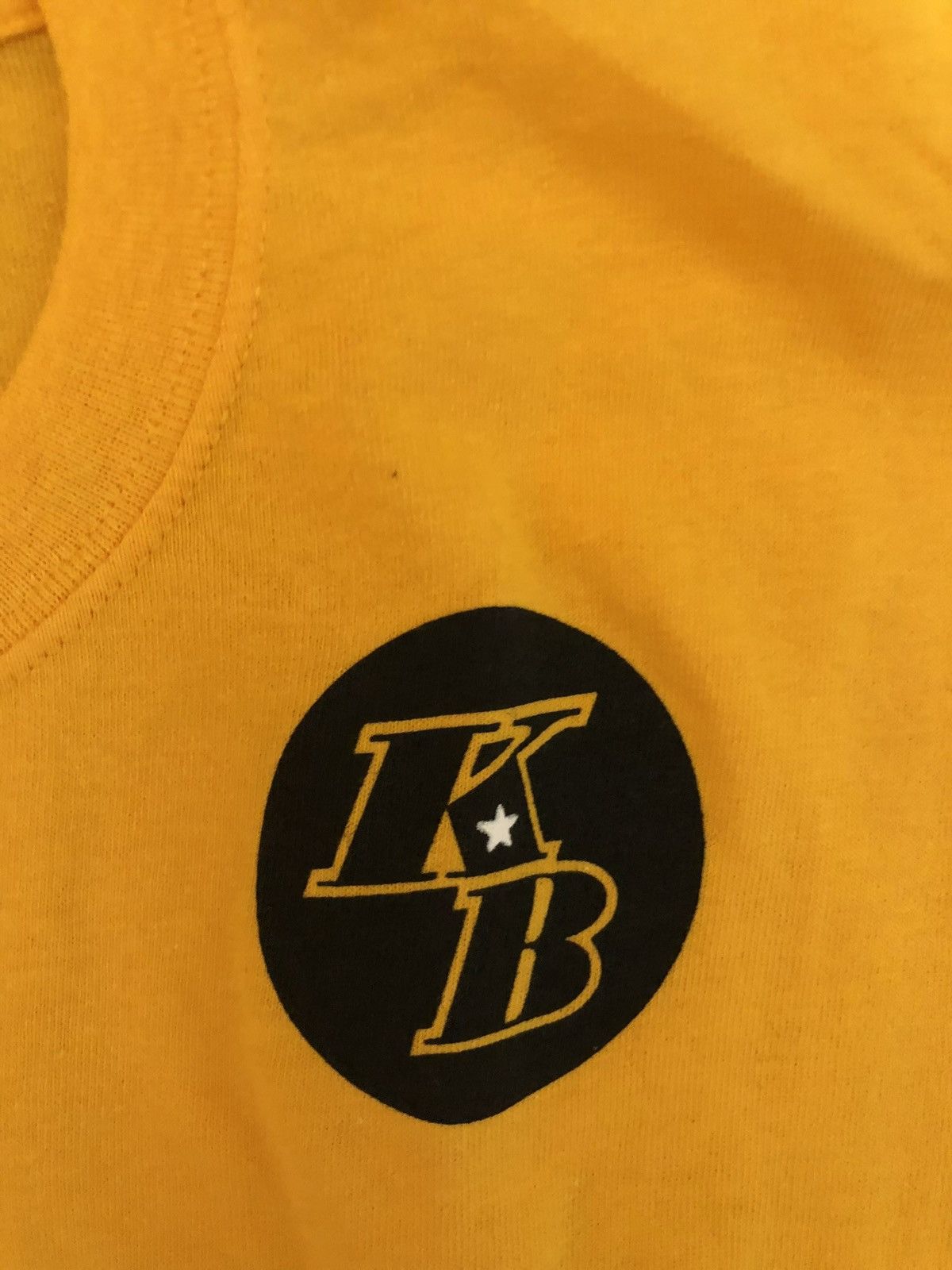 NBA rare Lakers Staples Center Kobe Bryant Tribute 8/24 t shirt Size US XL / EU 56 / 4 - 6 Thumbnail
