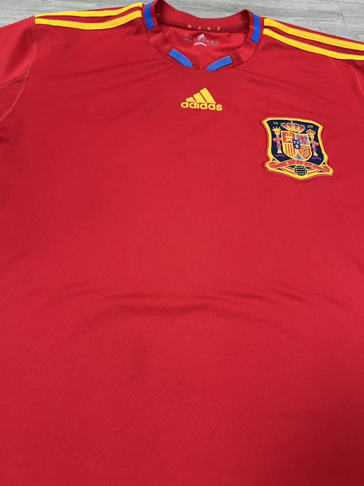 Adidas Vtg Spain National Team 2009/10 Home Football Shirt Adidas Size US XL / EU 56 / 4 - 2 Thumbnail