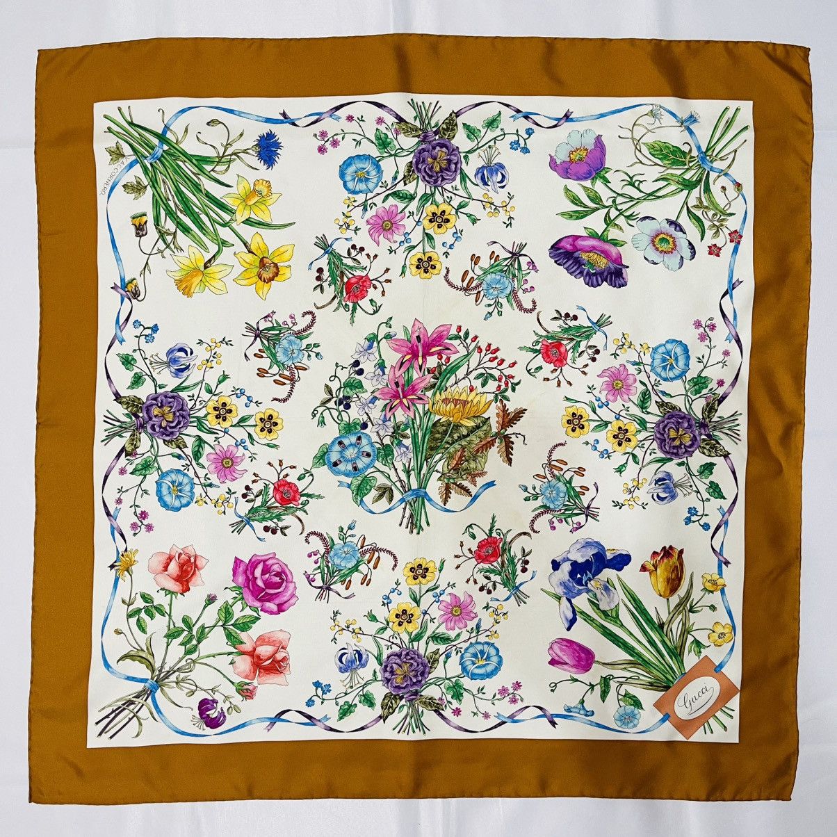 Gucci VINTAGE GUCCI FLORA SILK SCARF VERY RARE Size ONE SIZE - 1 Thumbnail