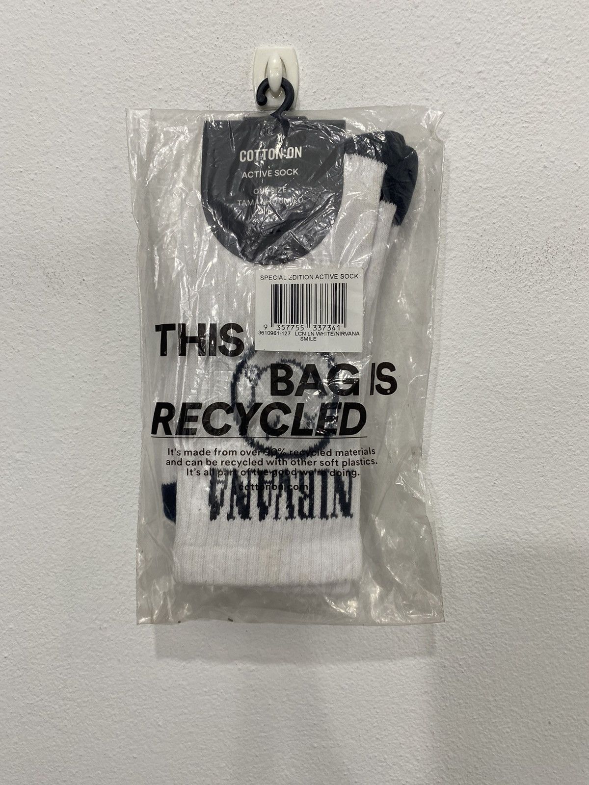 Cotton On × Nirvana 🔥NEW NIRVANA smile special editon active merchandise sock Size ONE SIZE - 2 Thumbnail