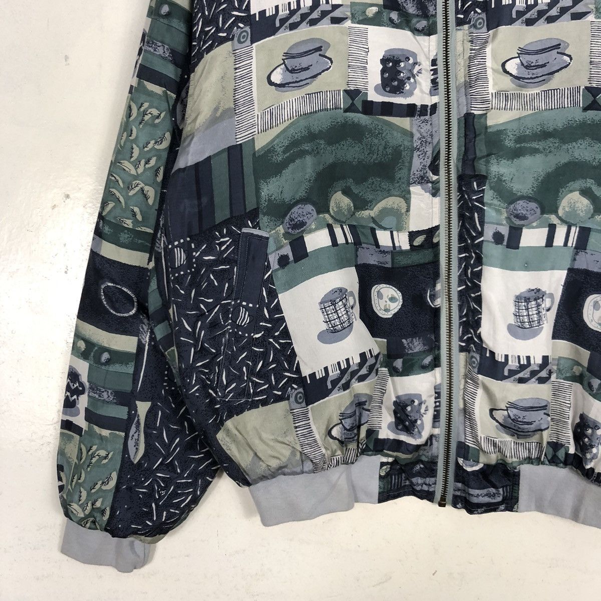 Vintage Hoard Nut Italian Design All Over Print Bombers Size US M / EU 48-50 / 2 - 3 Thumbnail
