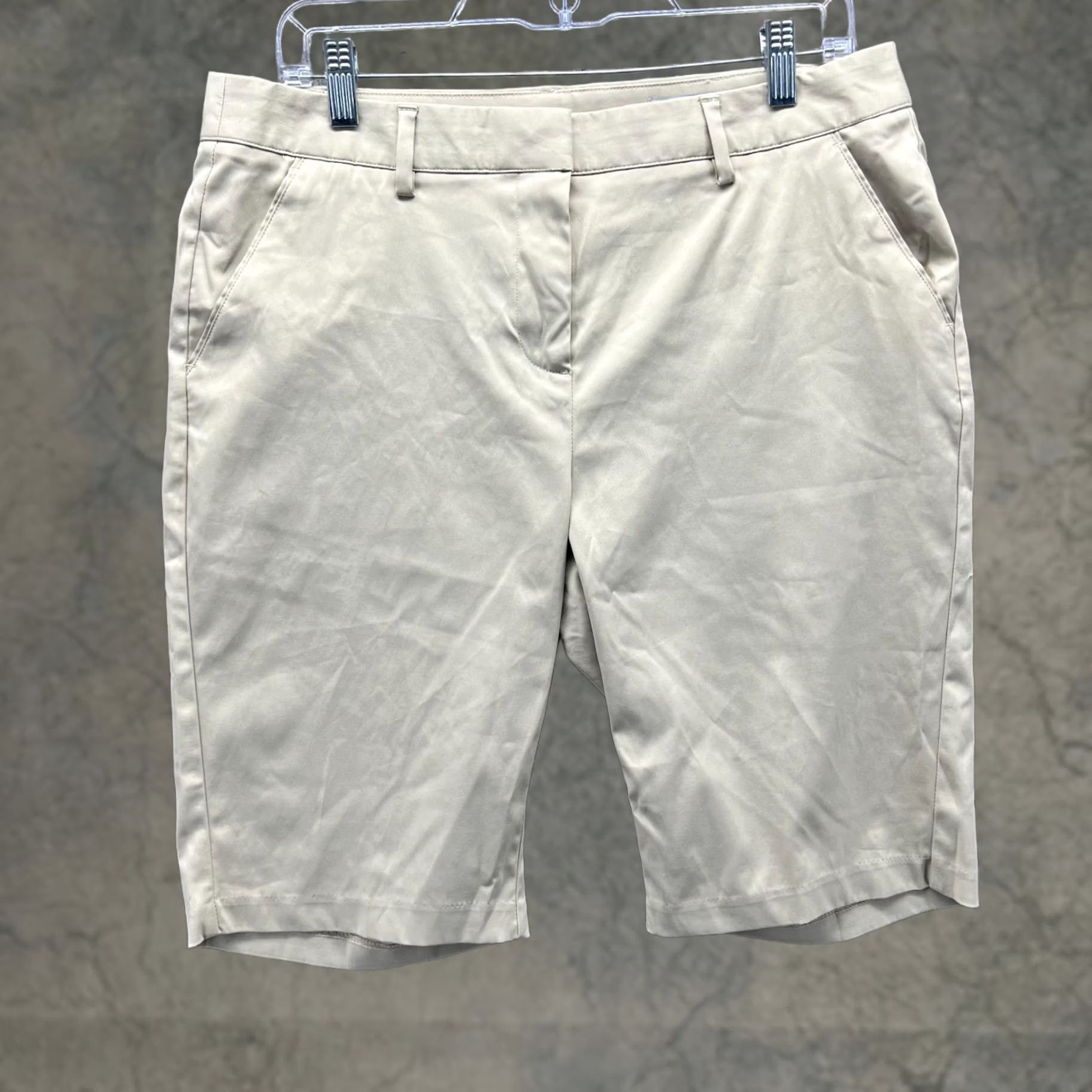 Vintage Greg Norman Shorts Women 10 Beige Chino Flat Front Tan Khaki Golf Knits Size 32" / US 10 / IT 46 - 1 Thumbnail