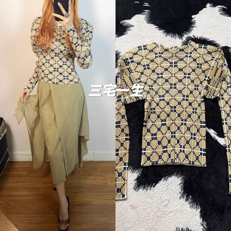 Issey Miyake Issey Miyake size:3 Yellow pleated top Size M / US 6-8 / IT 42-44 - 1 Thumbnail