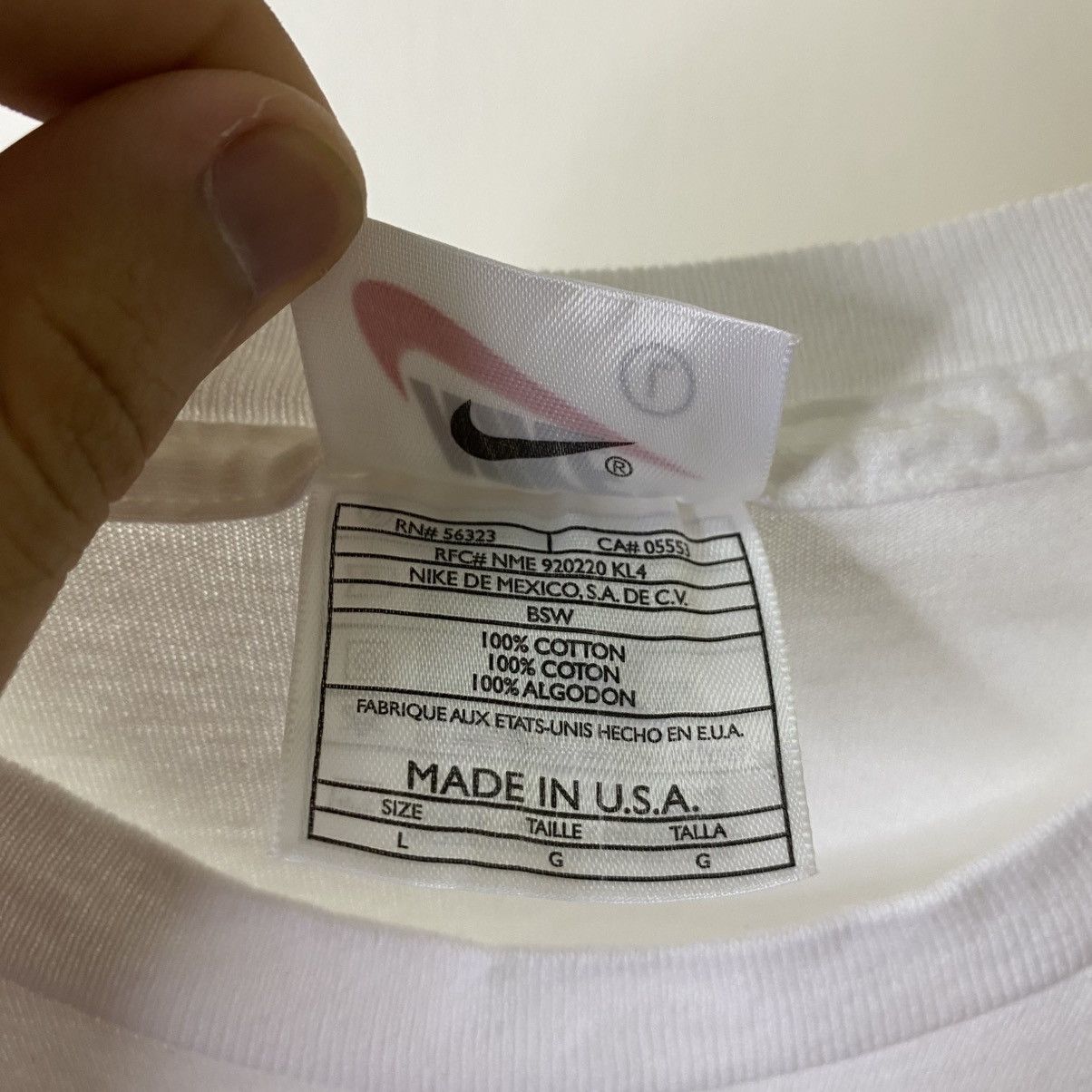 Nike Vintage 1990s Nike Center Swoosh T Shirt Size US L / EU 52-54 / 3 - 4 Thumbnail