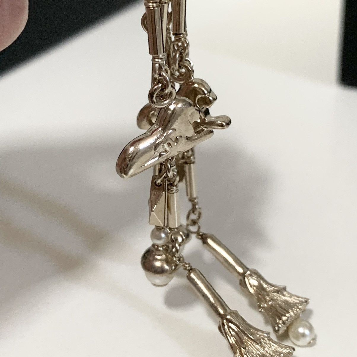 Chanel Chanel gold king dangly Pearl charm earrings Size ONE SIZE - 12 Thumbnail