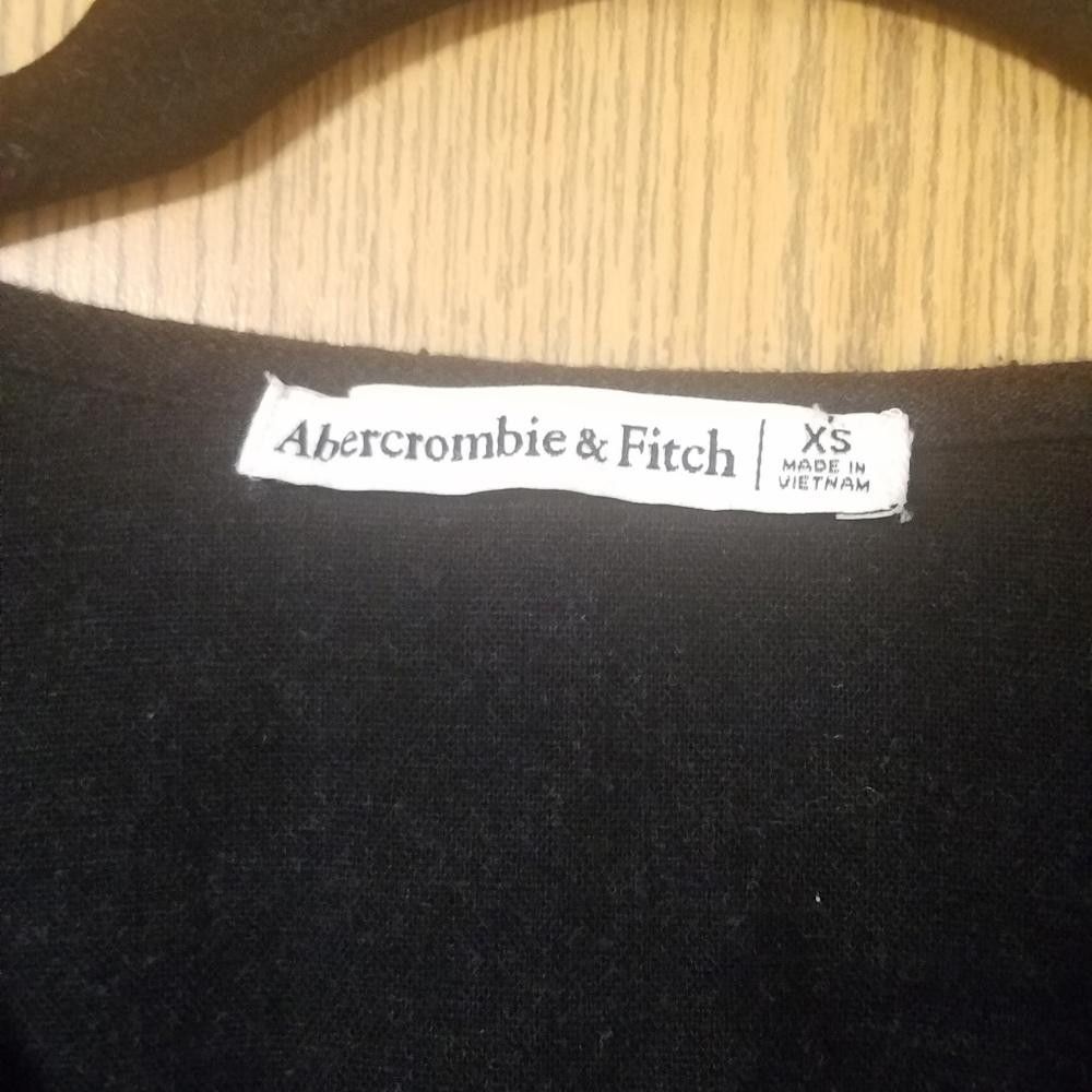 Abercrombie & Fitch Abercrombie & Fitch Black Crop Top Size XS Size XS / US 0-2 / IT 36-38 - 2 Thumbnail
