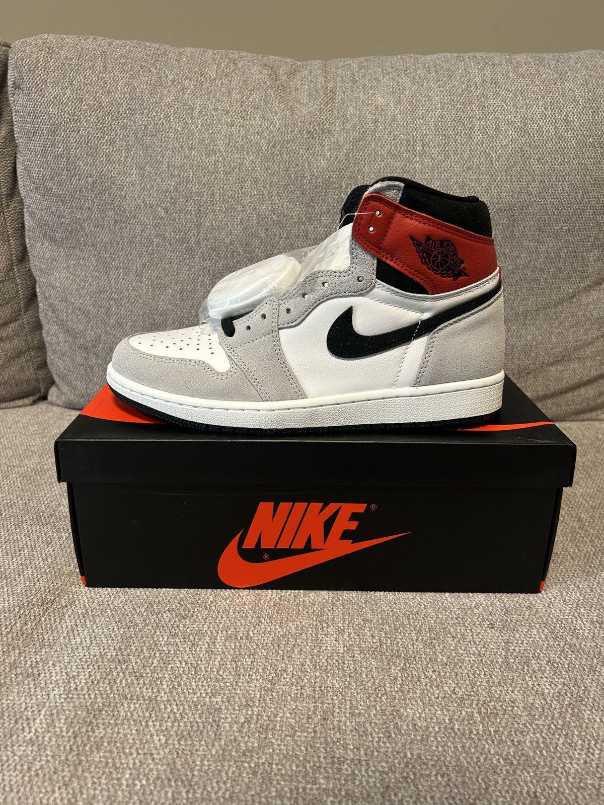 Jordan Brand × Nike Jordan 1 High Light Smoke Gray Size US 10 / EU 43 - 1 Thumbnail