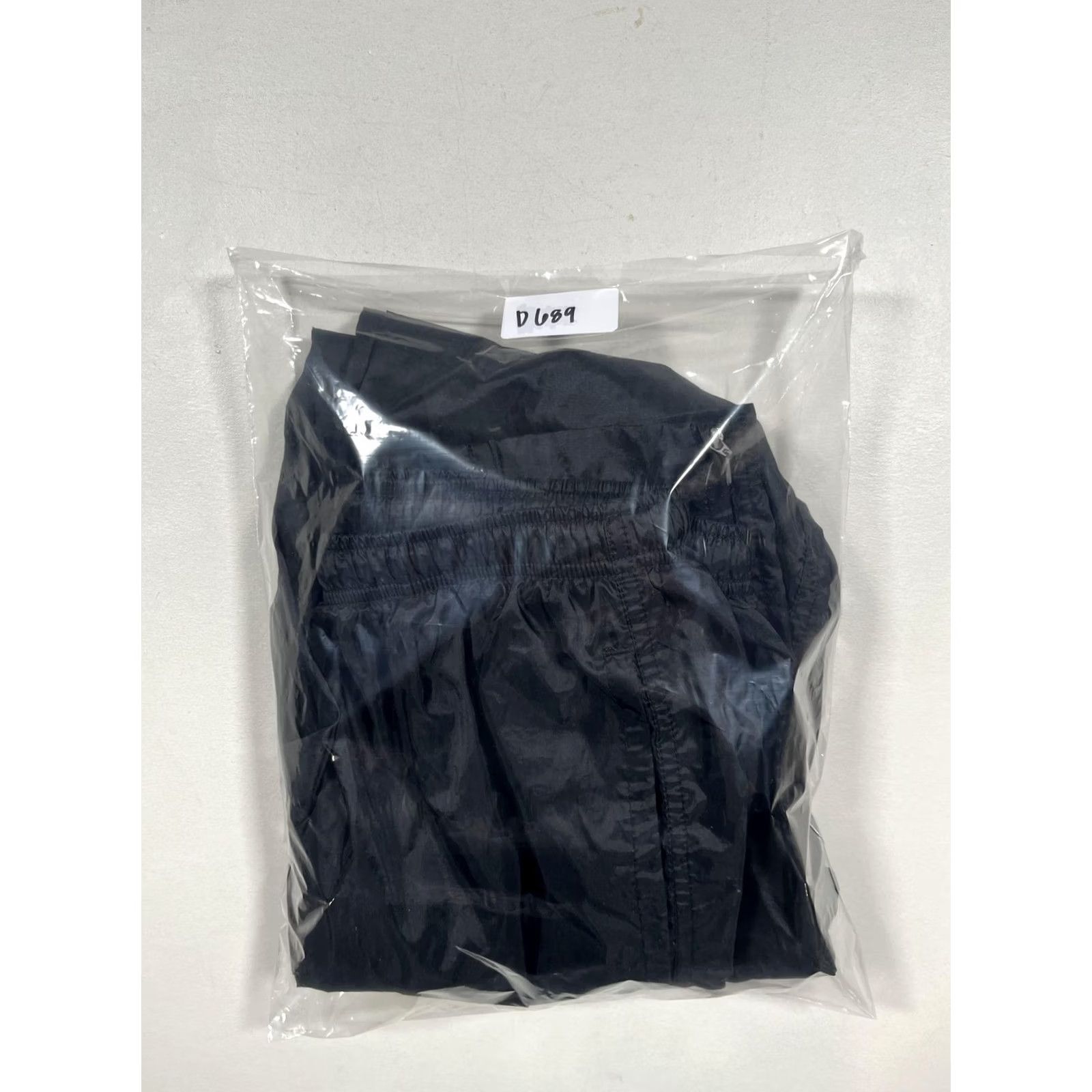Nike VINTAGE Nike Track Pants Mens Large Black Elastic Waist Ankle Zip Athletic Size US 33 - 8 Thumbnail