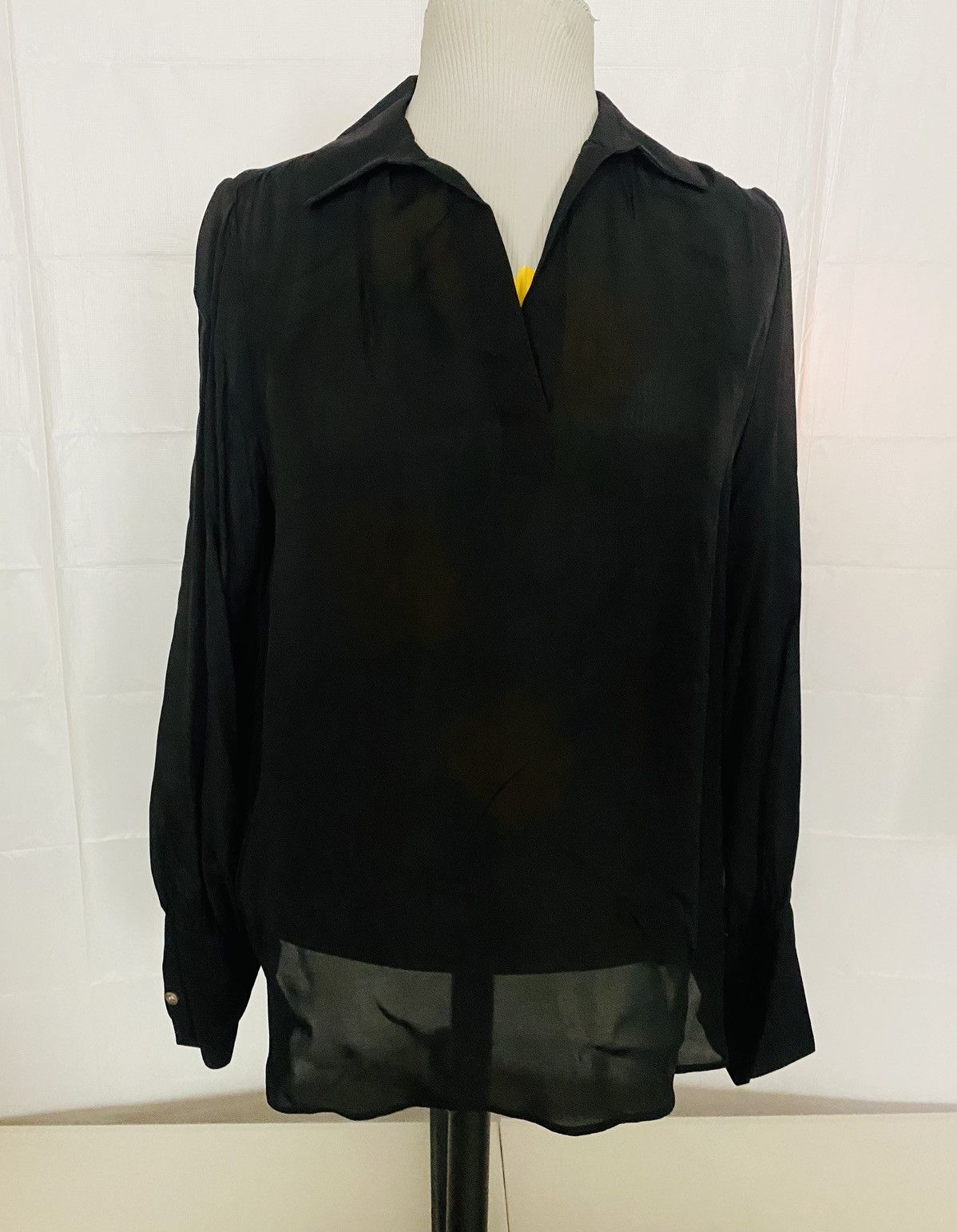 Elie Tahari Elie Tahari Blk Chiffon Sheer Silk Split Satin Collar M NWT Size M / US 6-8 / IT 42-44 - 1 Thumbnail