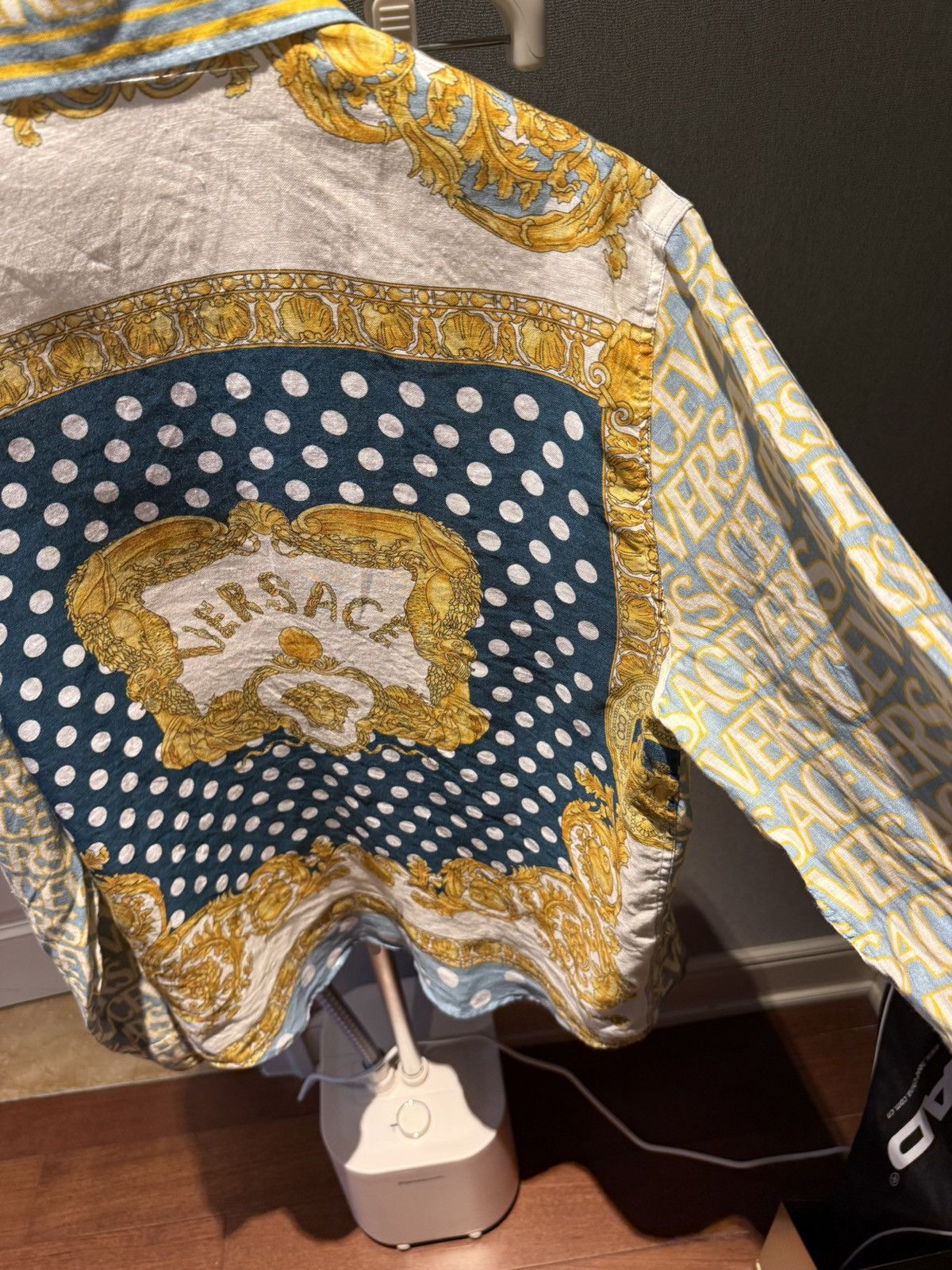Versace polka dot Versace logo all over Baroque print.linen shirt Size US S / EU 44-46 / 1 - 14 Thumbnail