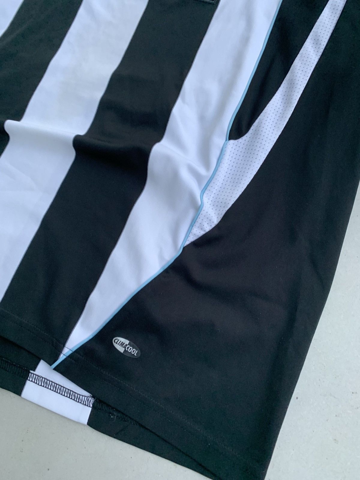 Adidas Adidas New Custle Jersey Vintage Avantgarde Football Tee Y2k Size US L / EU 52-54 / 3 - 4 Thumbnail