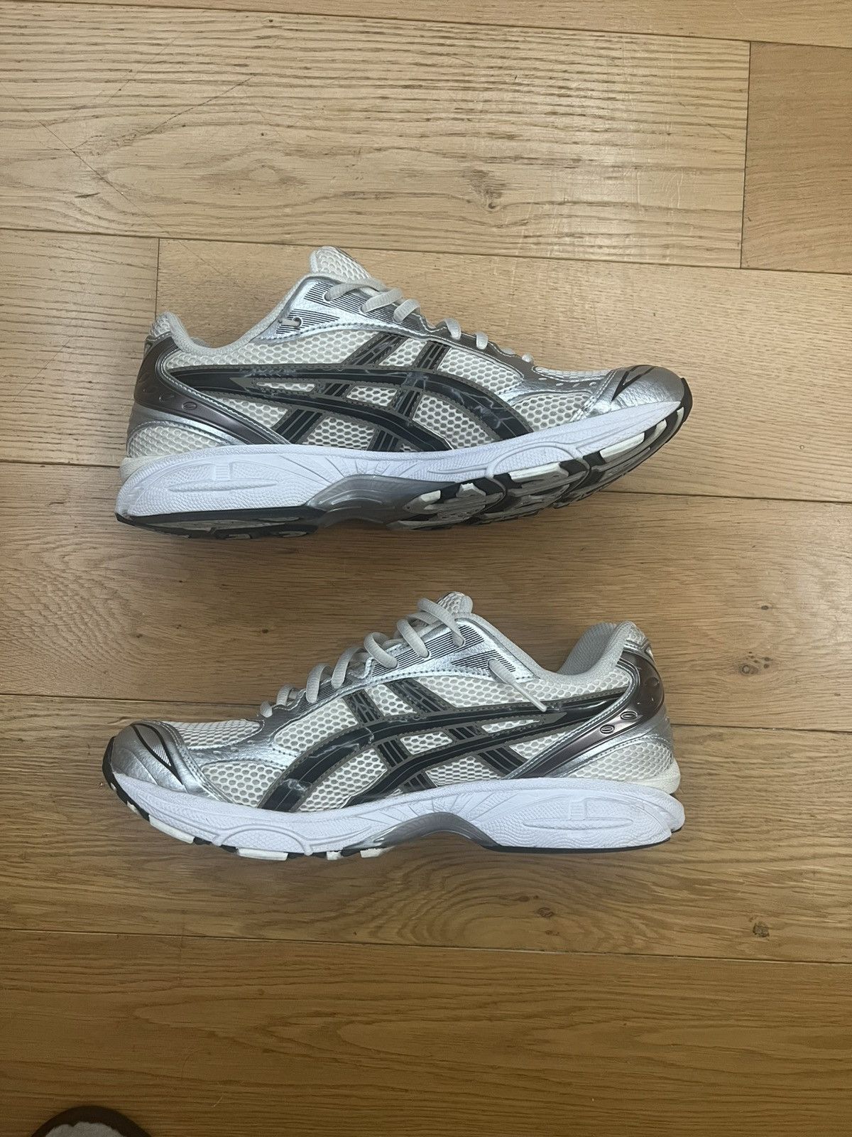 Asics Asics Gel Kayano 14 “Silver Cream” Size US 11 / EU 44 - 1 Thumbnail