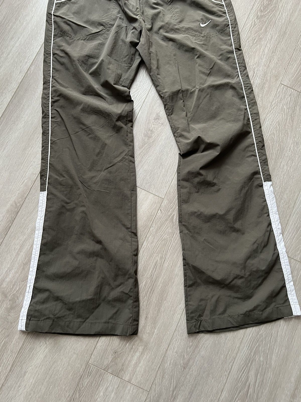 Nike × Vintage Vintage Nike Nylon Track Pants womens S parachute wide leg Size 28" / US 6 / IT 42 - 3 Thumbnail